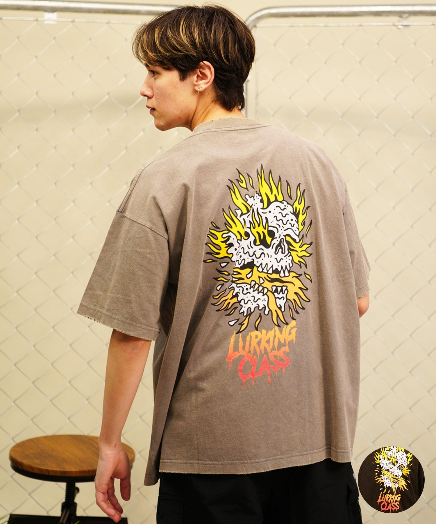 【 ムラサキスポーツ限定】LURKING CLASS ラーキングクラス メンズ 半袖 Tシャツ バックプリント 古着風 ダメージ加工 ST24STM23(DKSV-M)