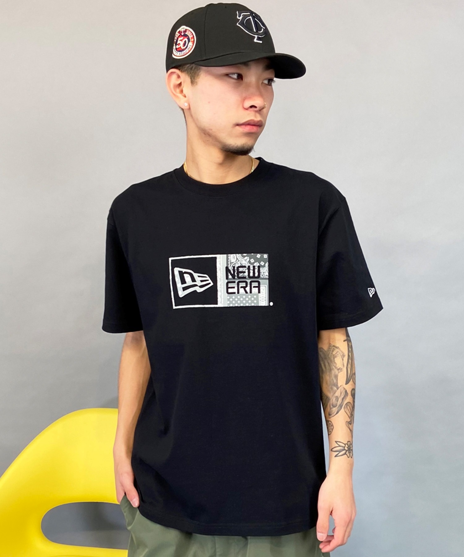 NEW ERA ニューエラ メンズ 半袖 Tシャツ ボックスロゴ ペイズリー柄 