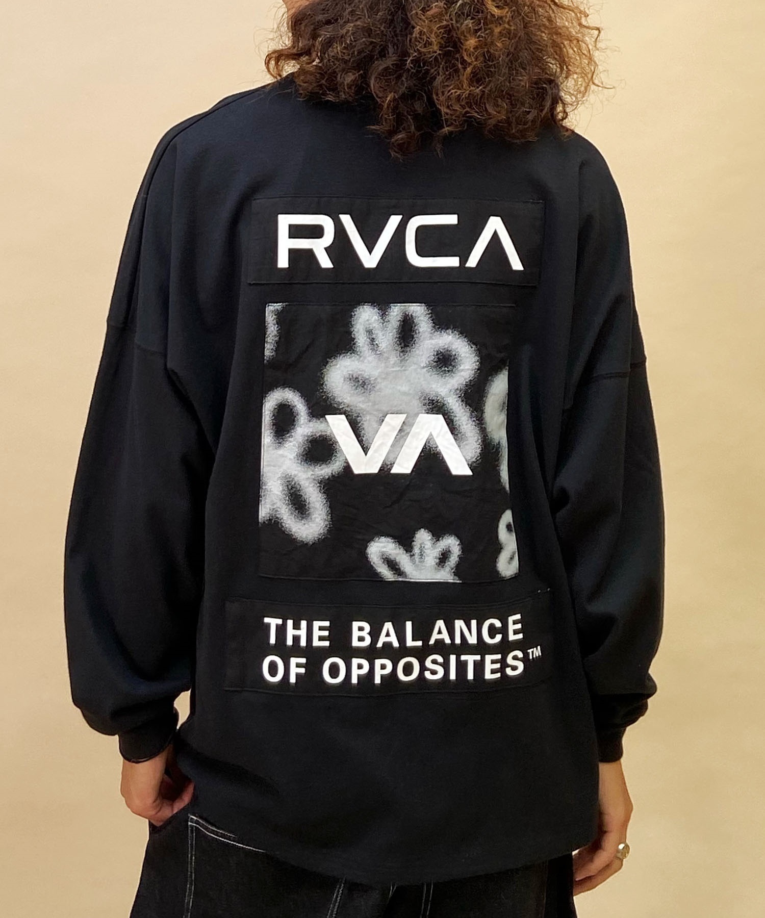 RVCA/ルーカ メンズ スクエアロゴT オーバーサイズ クルーネック長袖T