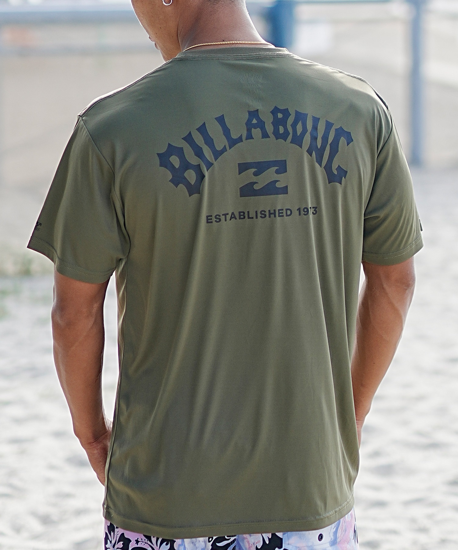 BILLABONG ビラボン メンズ 半袖 ラッシュガード Tシャツ バックプリント ユーティリティ 水陸両用 UVカット BE011-856(MIL-M)