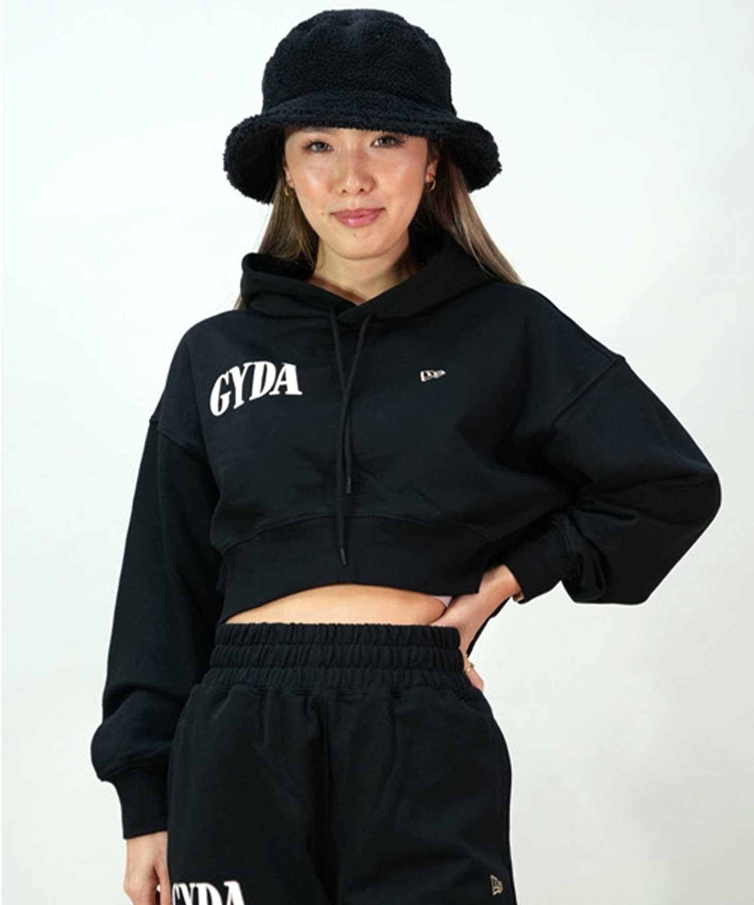 NEW ERA/ニューエラ × GYDA/ジェイダ コラボ レディース パーカー プルオーバー スウェット クロップド丈 セットアップ対応 ムラサキスポーツ別注 14141689(BLK-S)