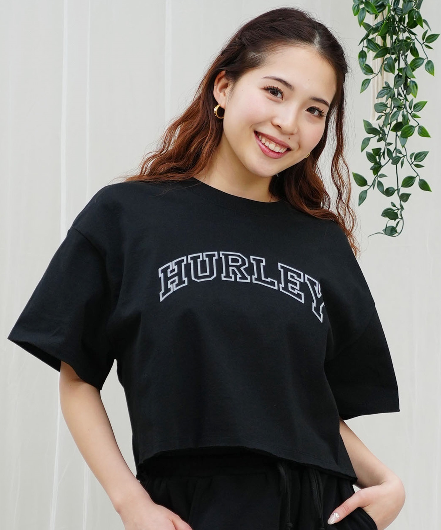 Hurley ハーレー レディース Tシャツ 半袖 ショート丈 クロップ丈 アーチロゴ プリント ヘビーウェイト WSS2421021(BLK-M)