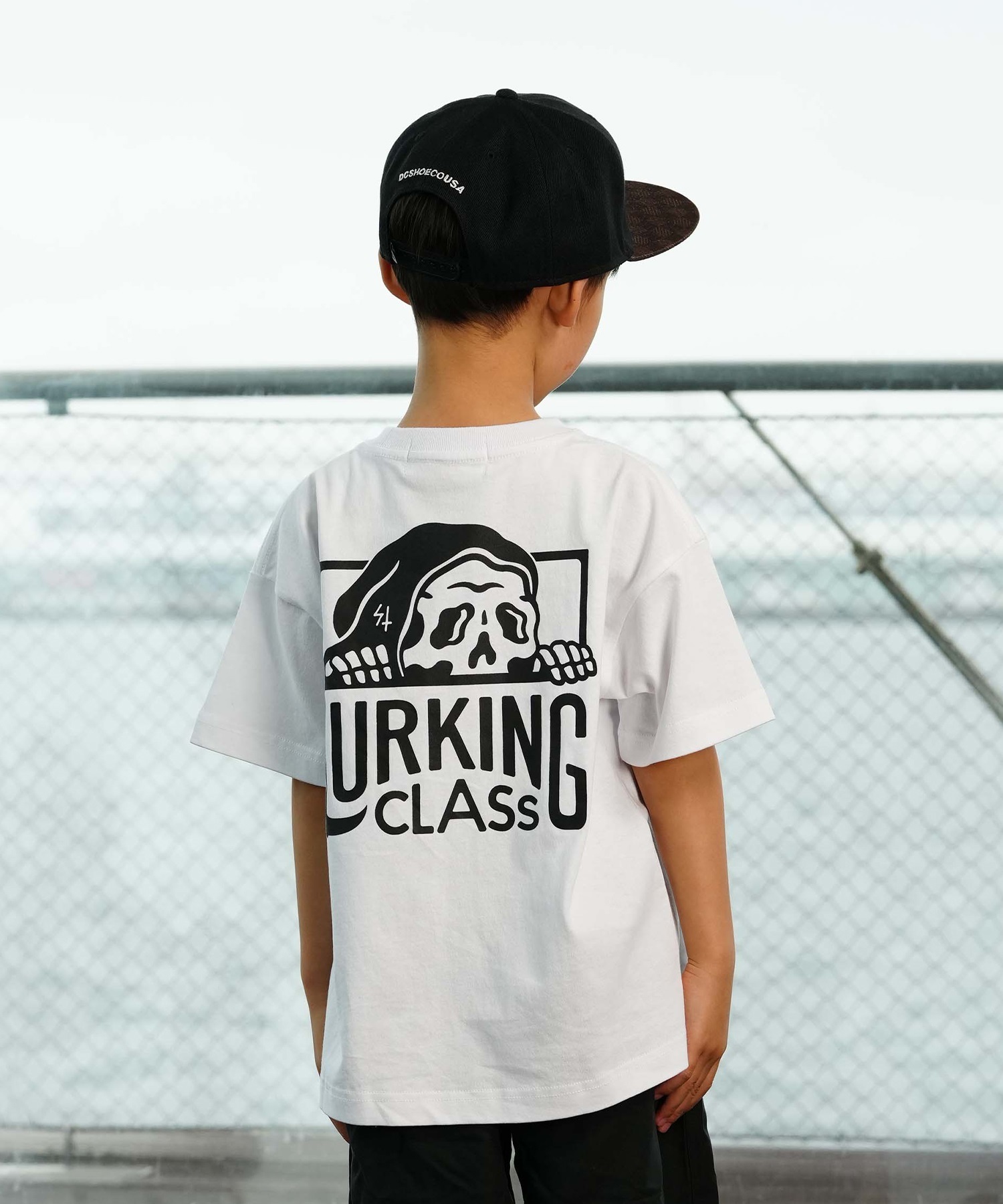 【ムラサキスポーツ限定】 LURKING CLASS ラーキングクラス BASIC LOGO TEE キッズ 半袖 Tシャツ ST24STM01K(WHITE-130cm)