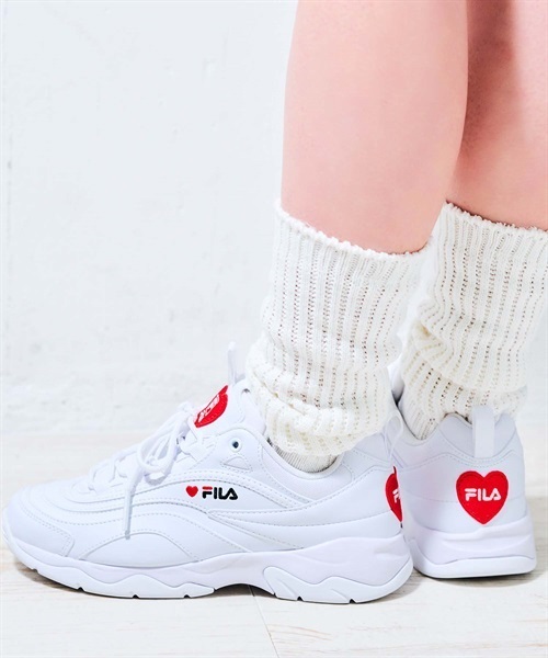 HOT フィラ Women's Fila Disruptor II Premium Sneaker Black/White