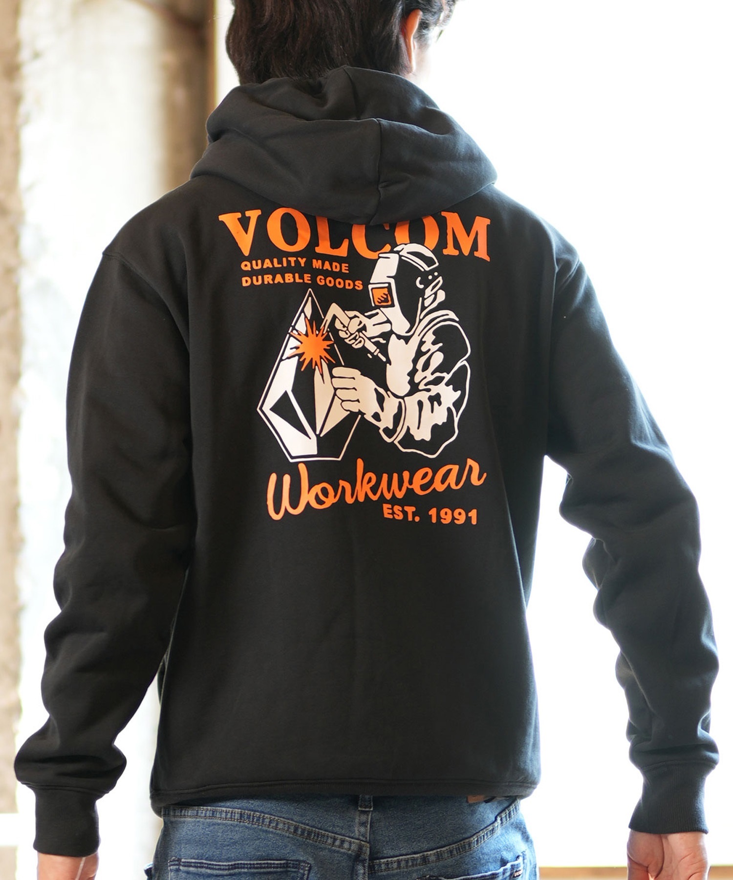 VOLCOM ボルコム パーカー ジップアップ メンズ スウェット フーディー バックプリント 裏起毛 A4842401(BLK-M)