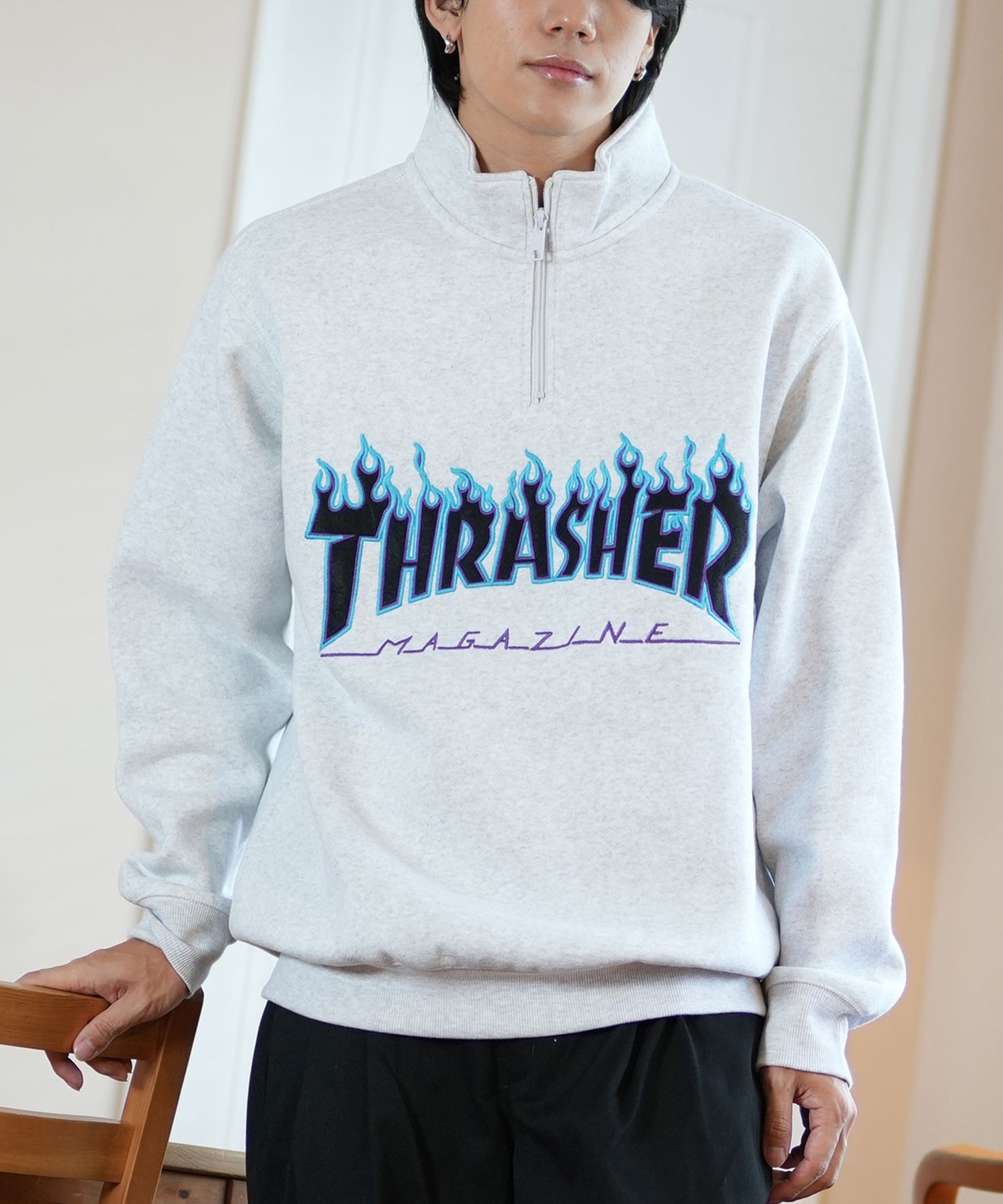 THRASHER スラッシャー ハーフジップ トレーナー メンズ スウェット アップリケロゴ ビッグシルエット 裏起毛 243TH1TR006 ムラサキスポーツ限定(WHT-M)