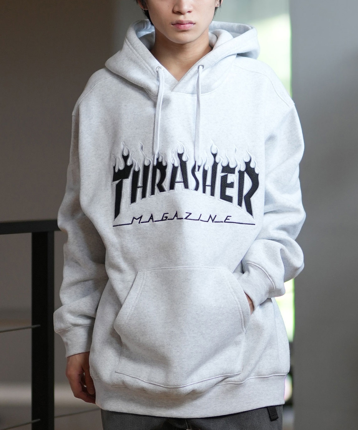 THRASHER スラッシャー パーカー プルオーバー メンズ スウェット フーディー アップリケロゴ刺繍 ビッグシルエット 裏起毛 243TH1PK010 ムラサキスポーツ限定(WHT-M)