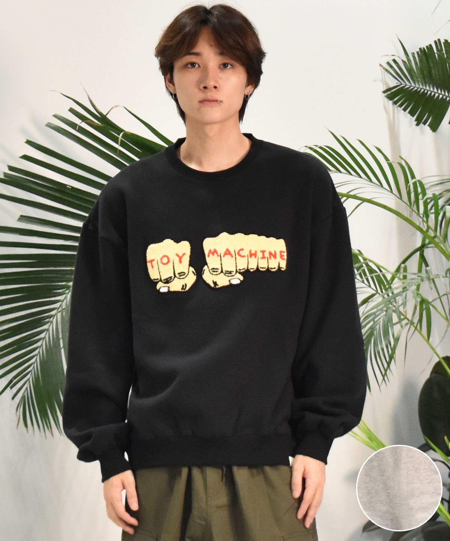 TOY MACHINE トイマシーン メンズ トレーナー  FIST CHENILLE EMB SWEAT CREW NECK ムラサキスポーツ限定 MTMFESW6(BLACK-M)