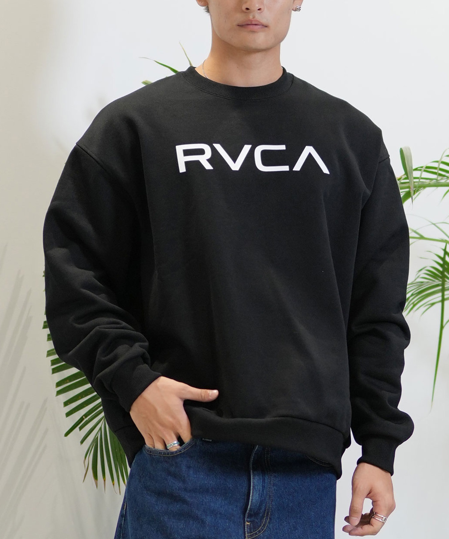 RVCA ルーカ トレーナー クルーネック メンズ スウェット ロゴ ルーズシルエット 裏起毛 BE042-P22(BLK-S)