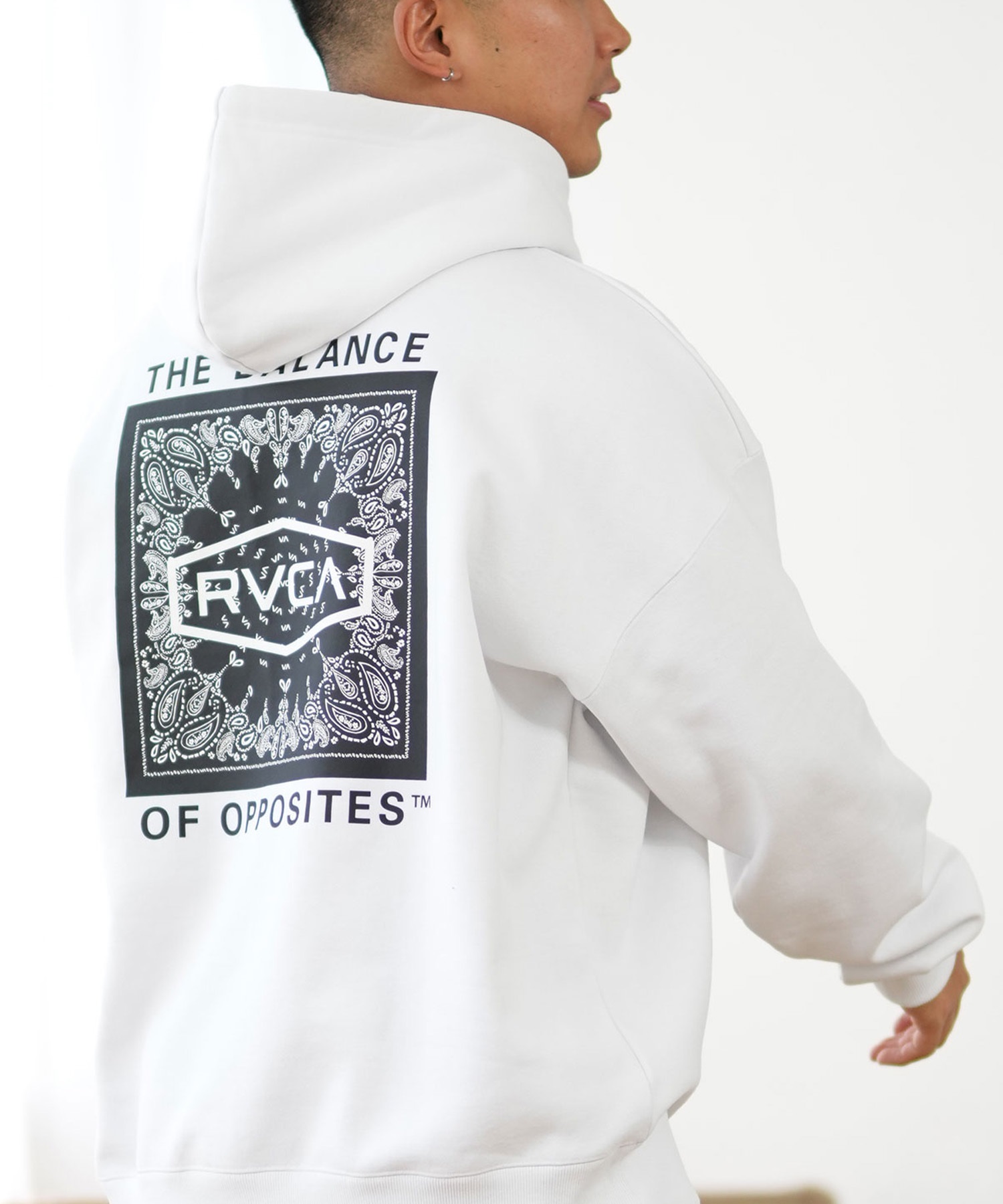 RVCA ルーカ パーカー プルオーバー メンズ バックプリント ペイズリー柄 裏起毛 BE042-P06 ムラサキスポーツ限定(WHT-S)