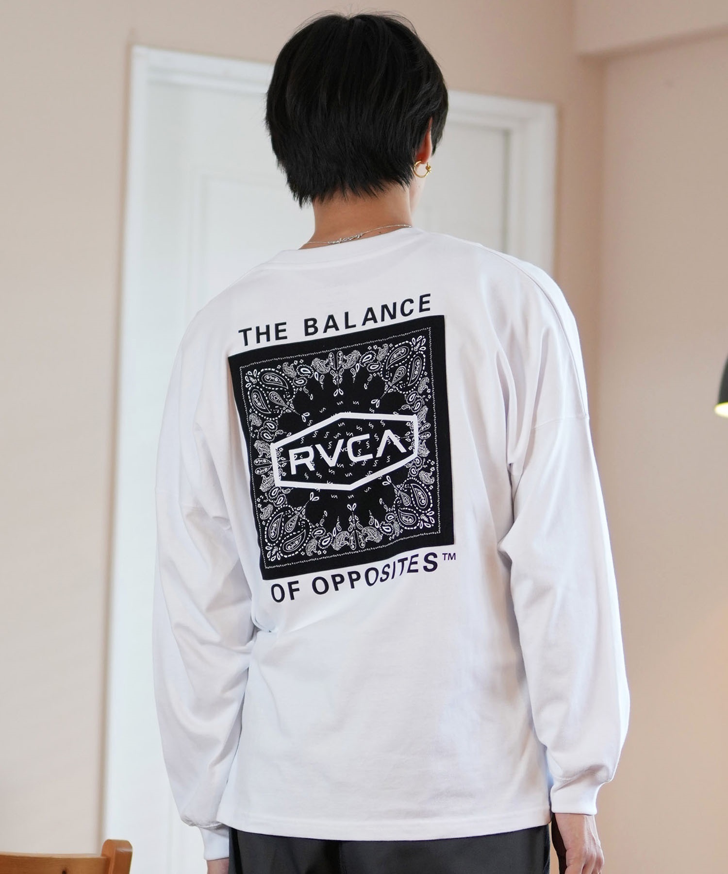 RVCA ルーカ 長袖 Tシャツ メンズ ロンT バックプリント ペイズリー柄 ルーズシルエット ムラサキスポーツ限定 BE042-P07(WHT-S)