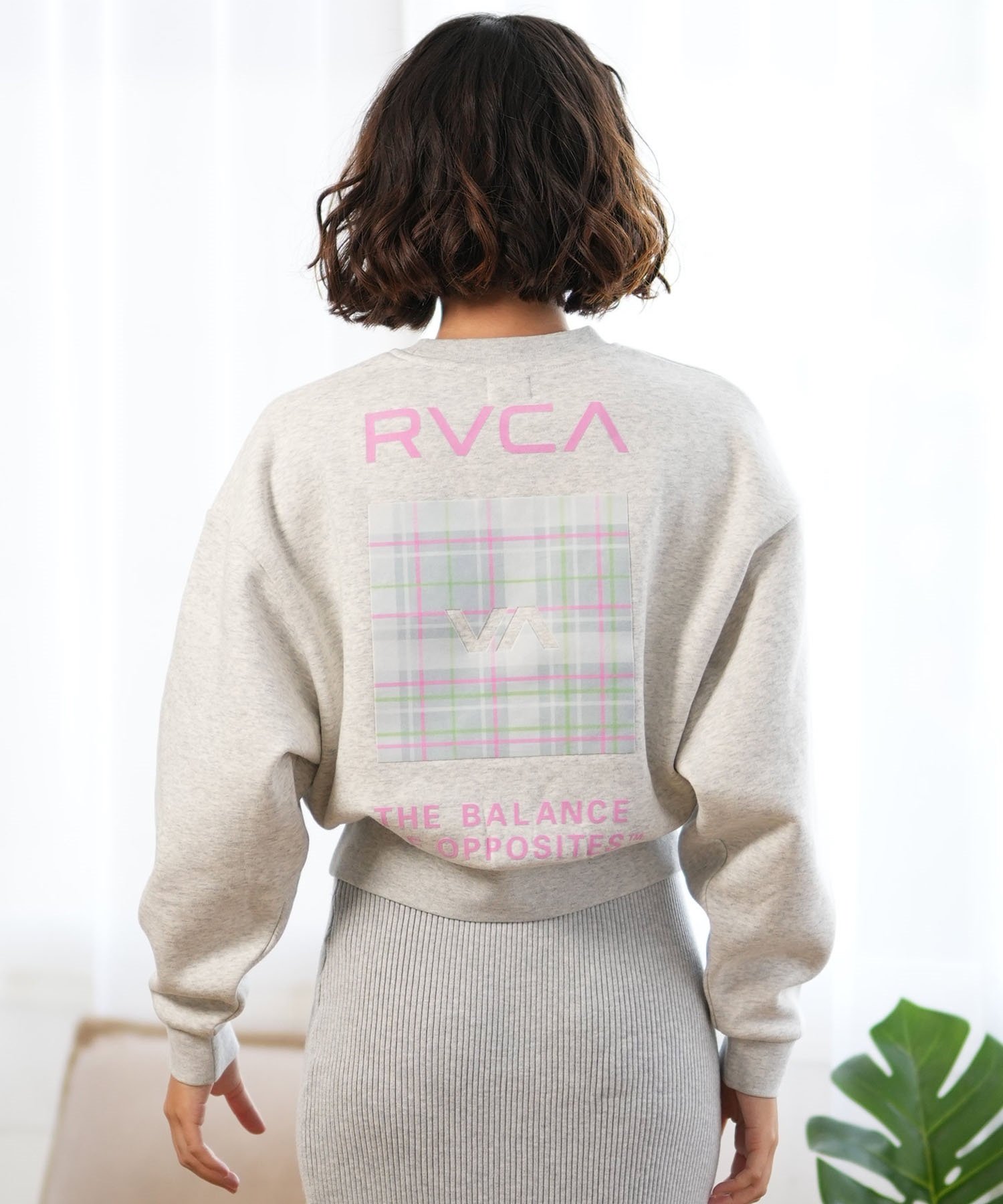 RVCA ルーカ トレーナー レディース クロップド丈 バックプリント スウェット チェック柄 ムラサキスポーツ限定 BE044-P02(GRY-S)