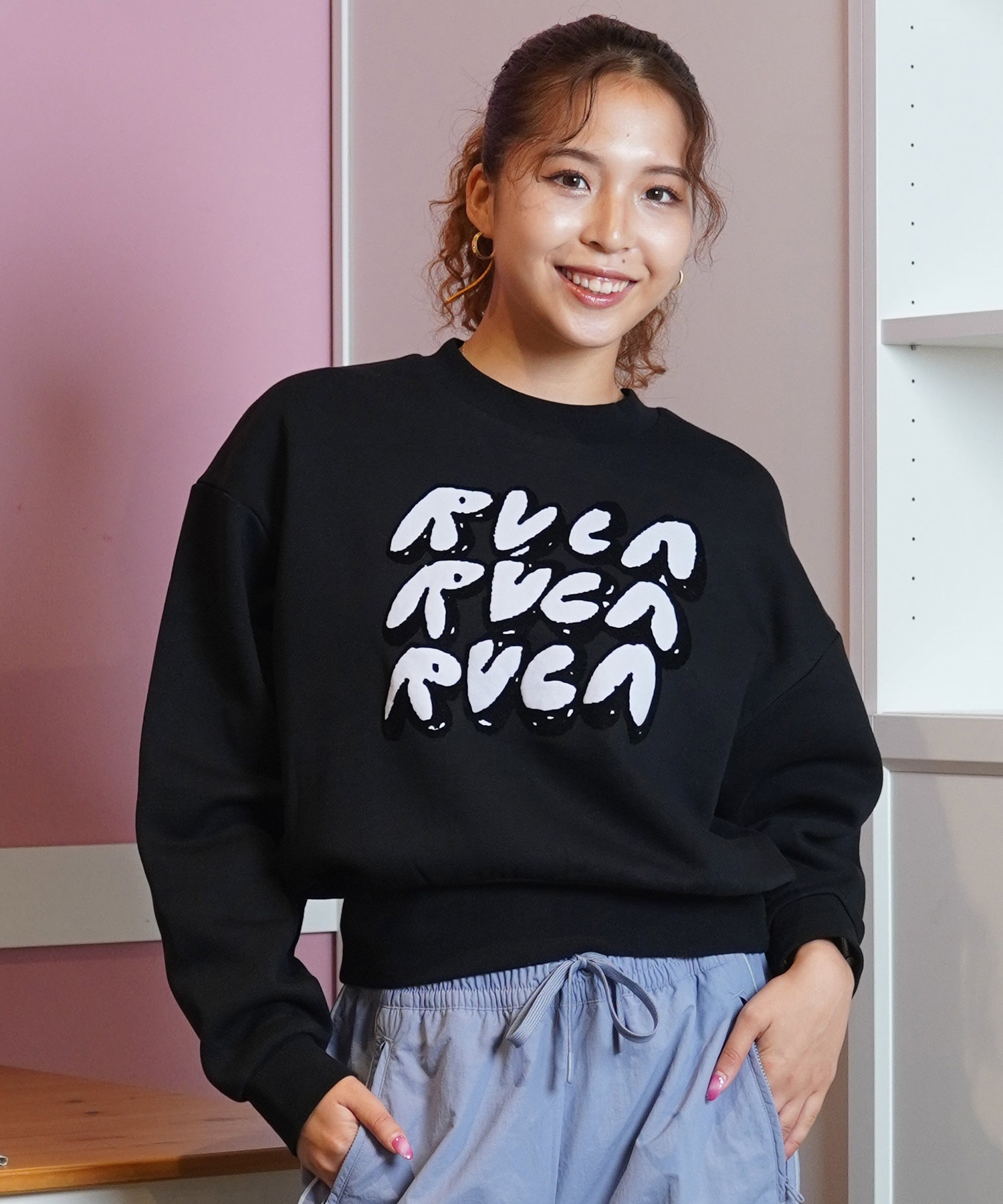 RVCA ルーカ トレーナー レディース クルーネック スウェット フロントプリント 裏起毛 BE044-007(BLK-S)