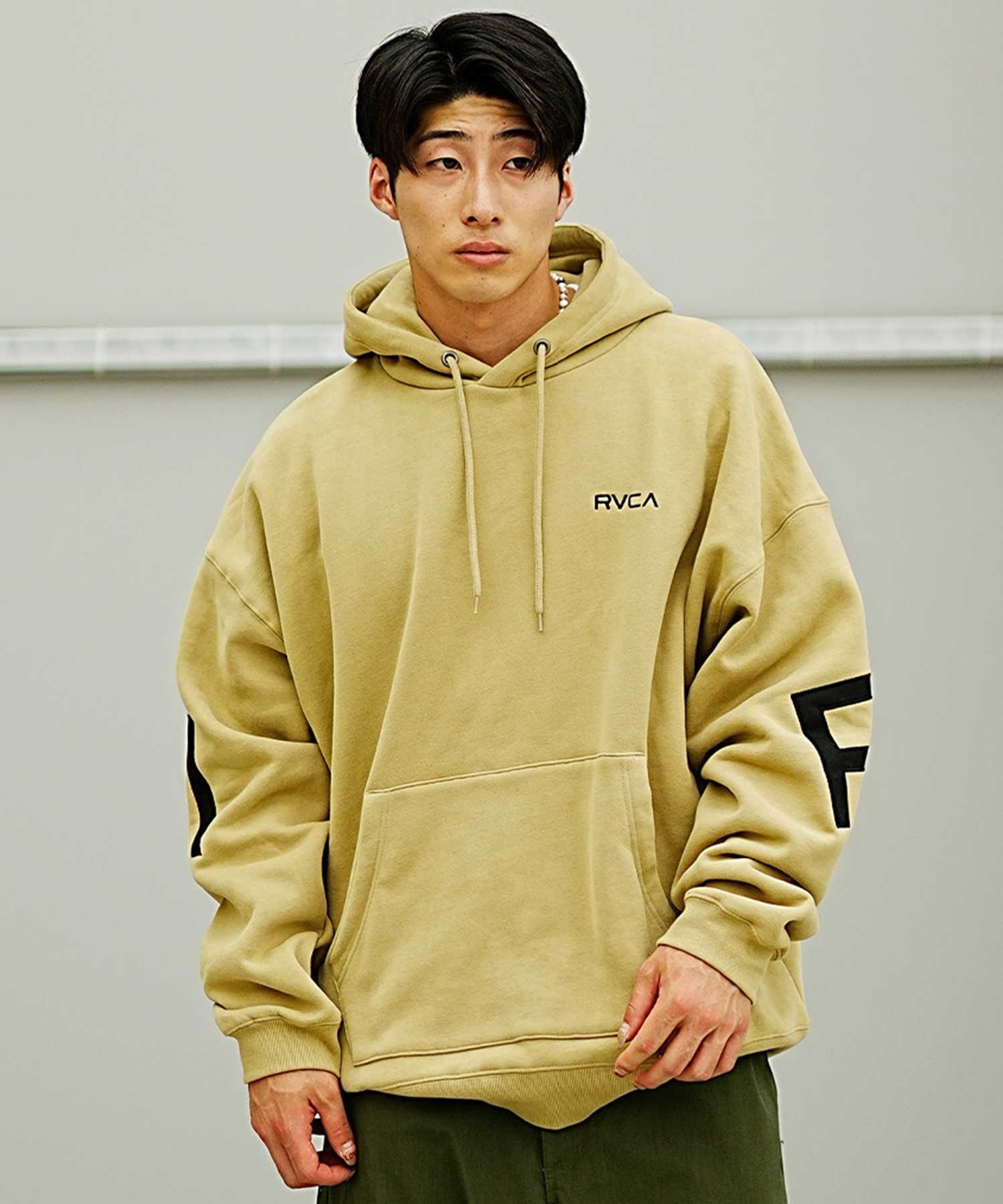 RVCA/ルーカ メンズ プルオーバーパーカー バックプリント ルーズシルエット BD042-158(KHA-S)