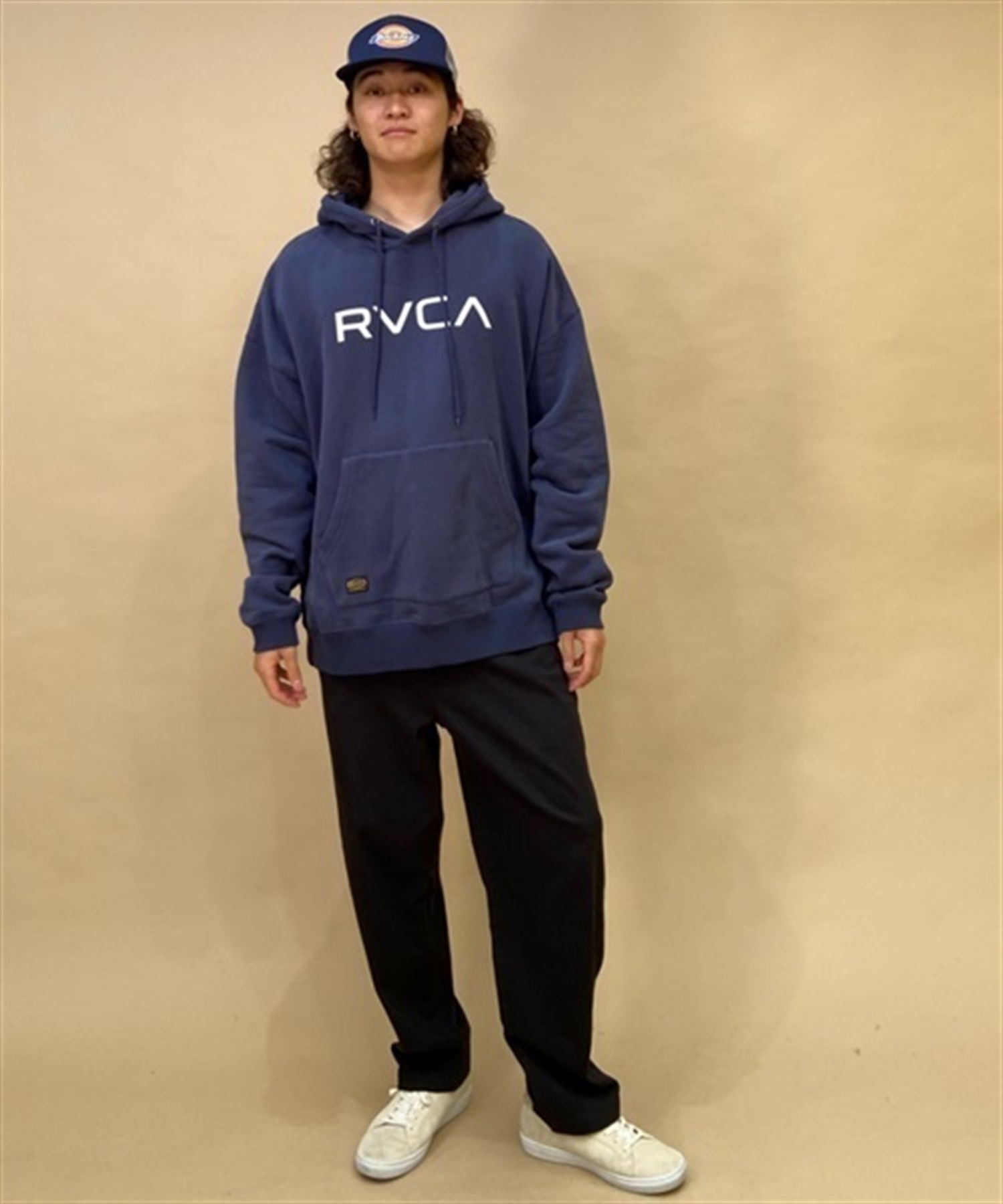 RVCA/ルーカ パーカー プルオーバー スウェット フーディー ロゴ 裏