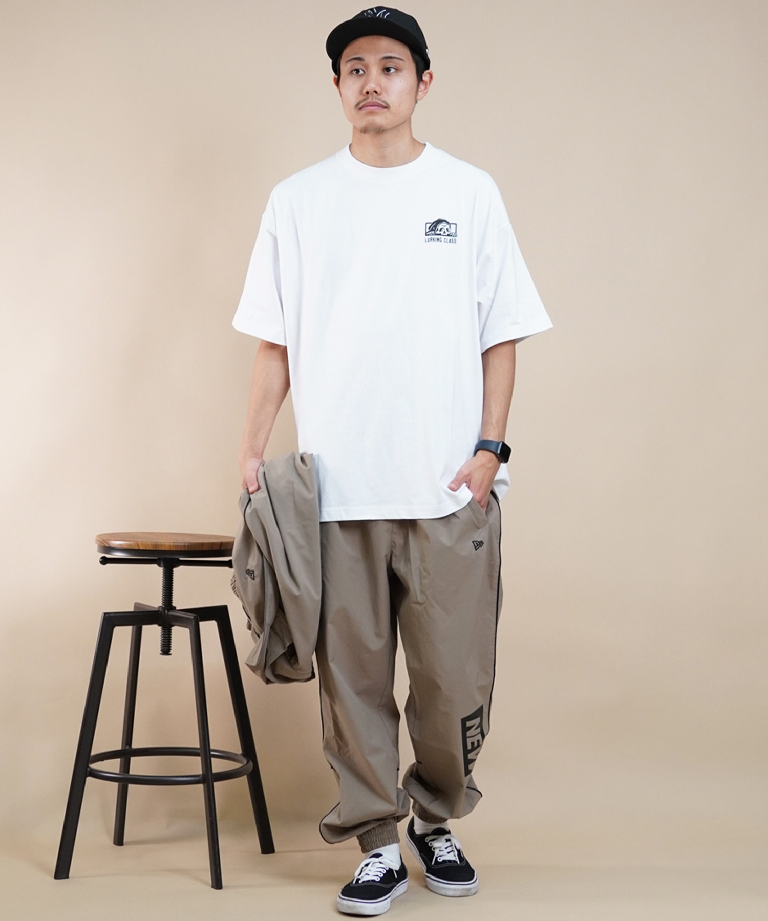 【 ムラサキスポーツ限定】LURKING CLASS ラーキングクラス メンズ 半袖 Tシャツ バックプリント チェッカーフラッグ ST24STM16(WHITE-M)