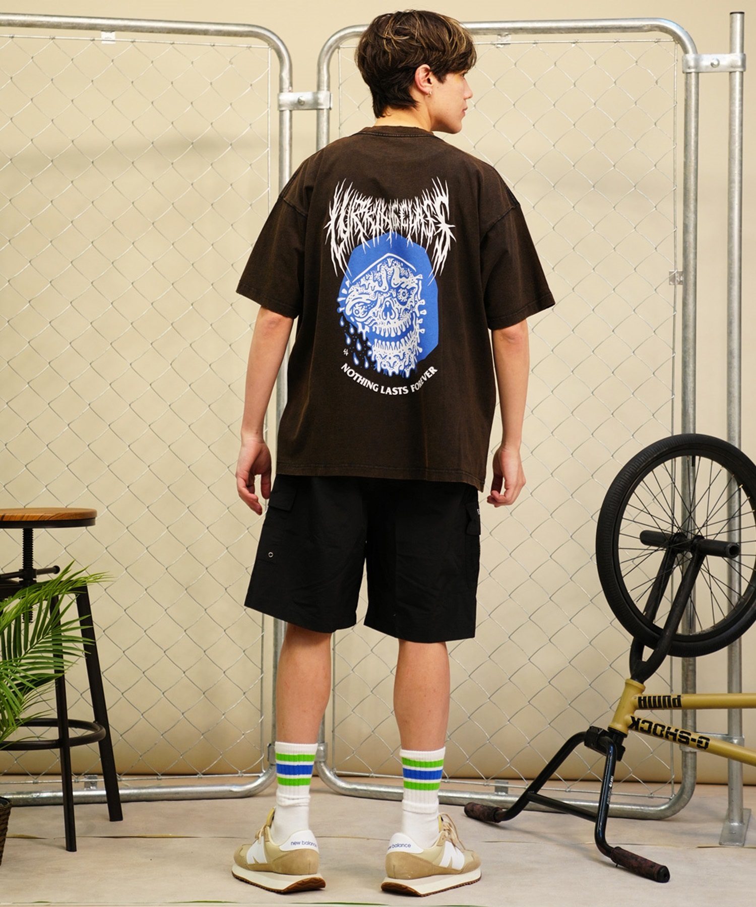 【 ムラサキスポーツ限定】LURKING CLASS ラーキングクラス メンズ 半袖 Tシャツ バックプリント 古着風 ダメージ加工 ST24STM24(BLACK-M)