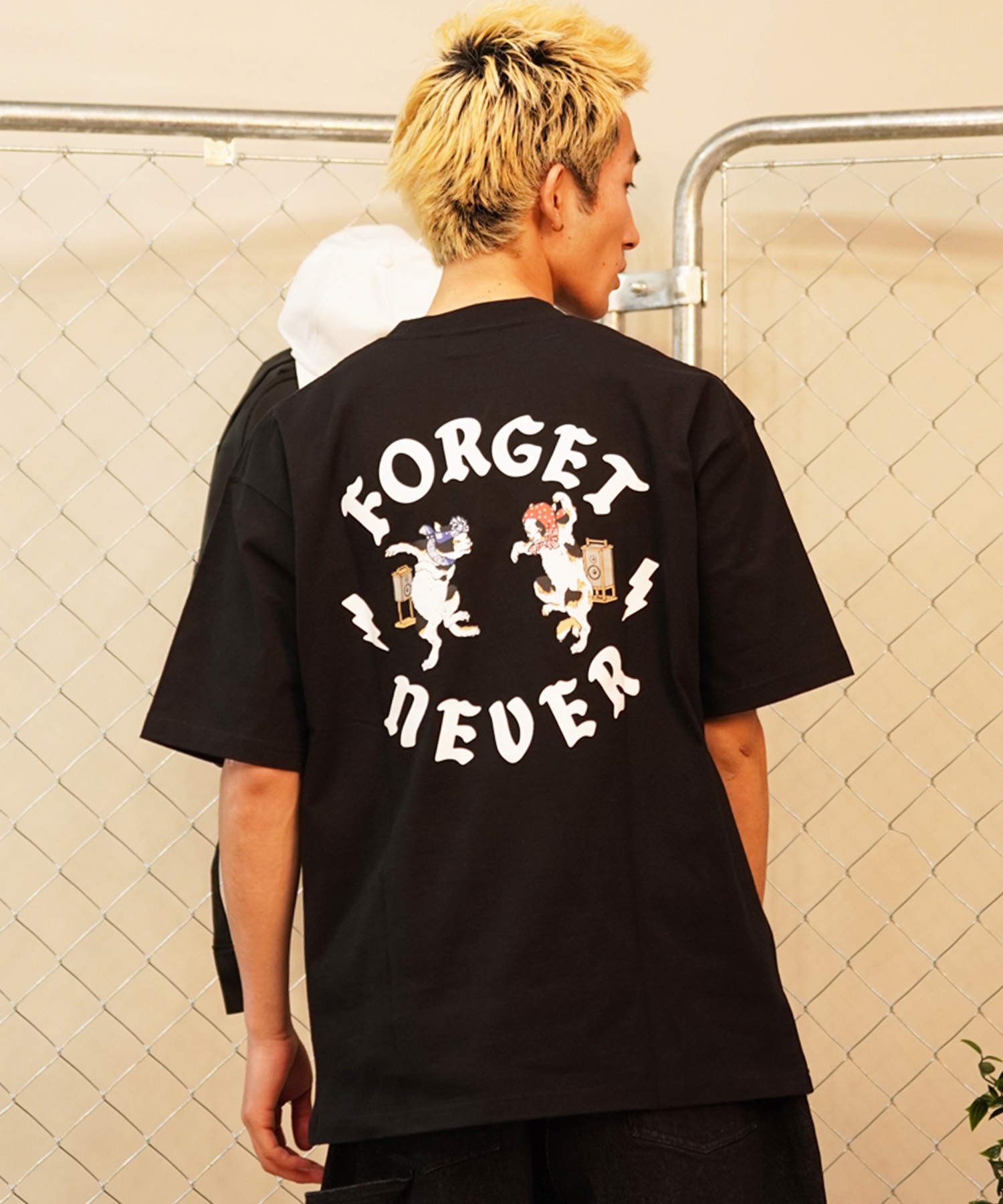 FORGET NEVER フォーゲットネバー メンズ 半袖Ｔシャツ バックプリント