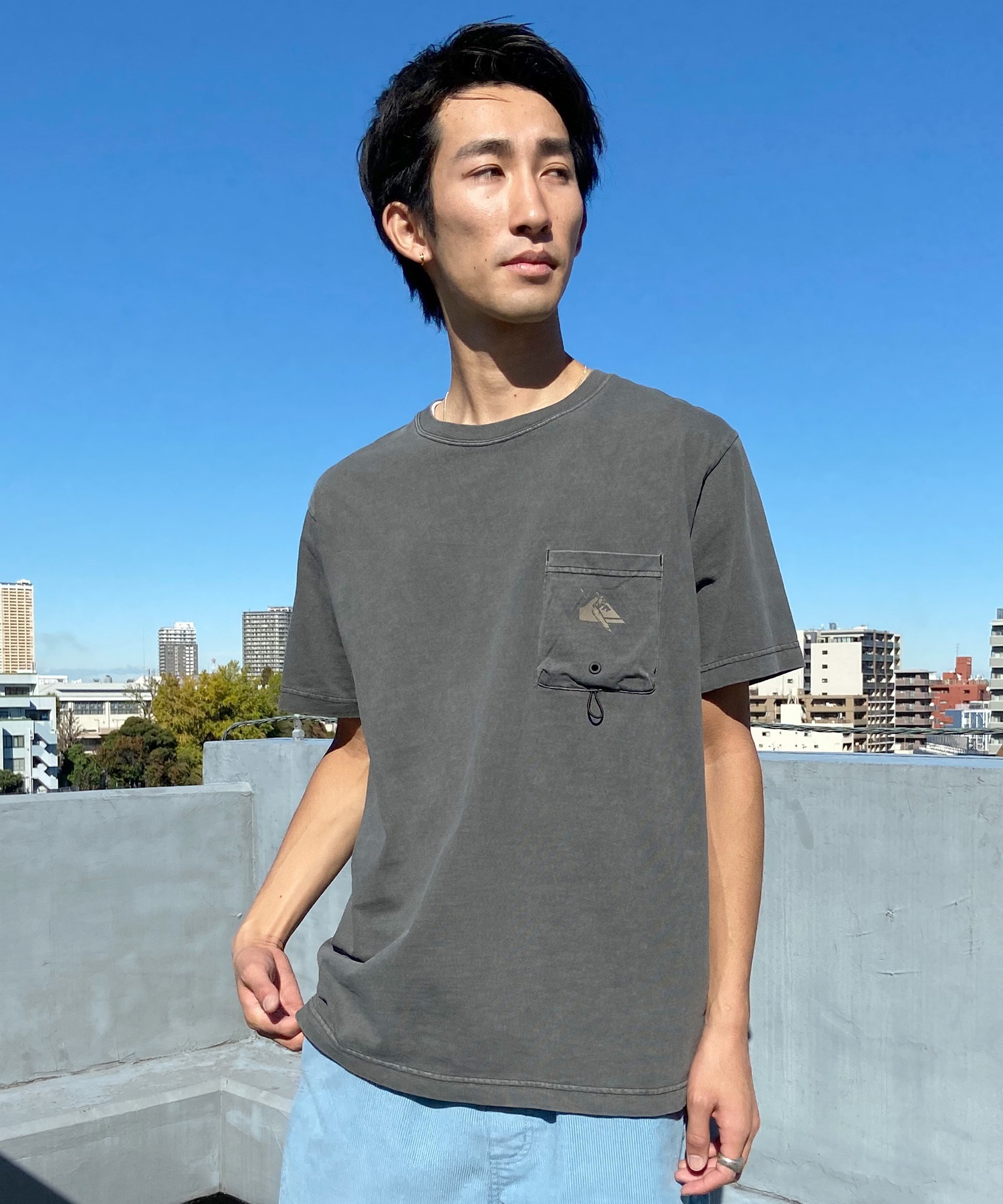 【クーポン対象】QUIKSILVER クイックシルバー メンズ ポケットTシャツ 半袖 ポケT バックプリント クルーネック レギュラーフィット ピグメント加工 QST242006(WHT-M)