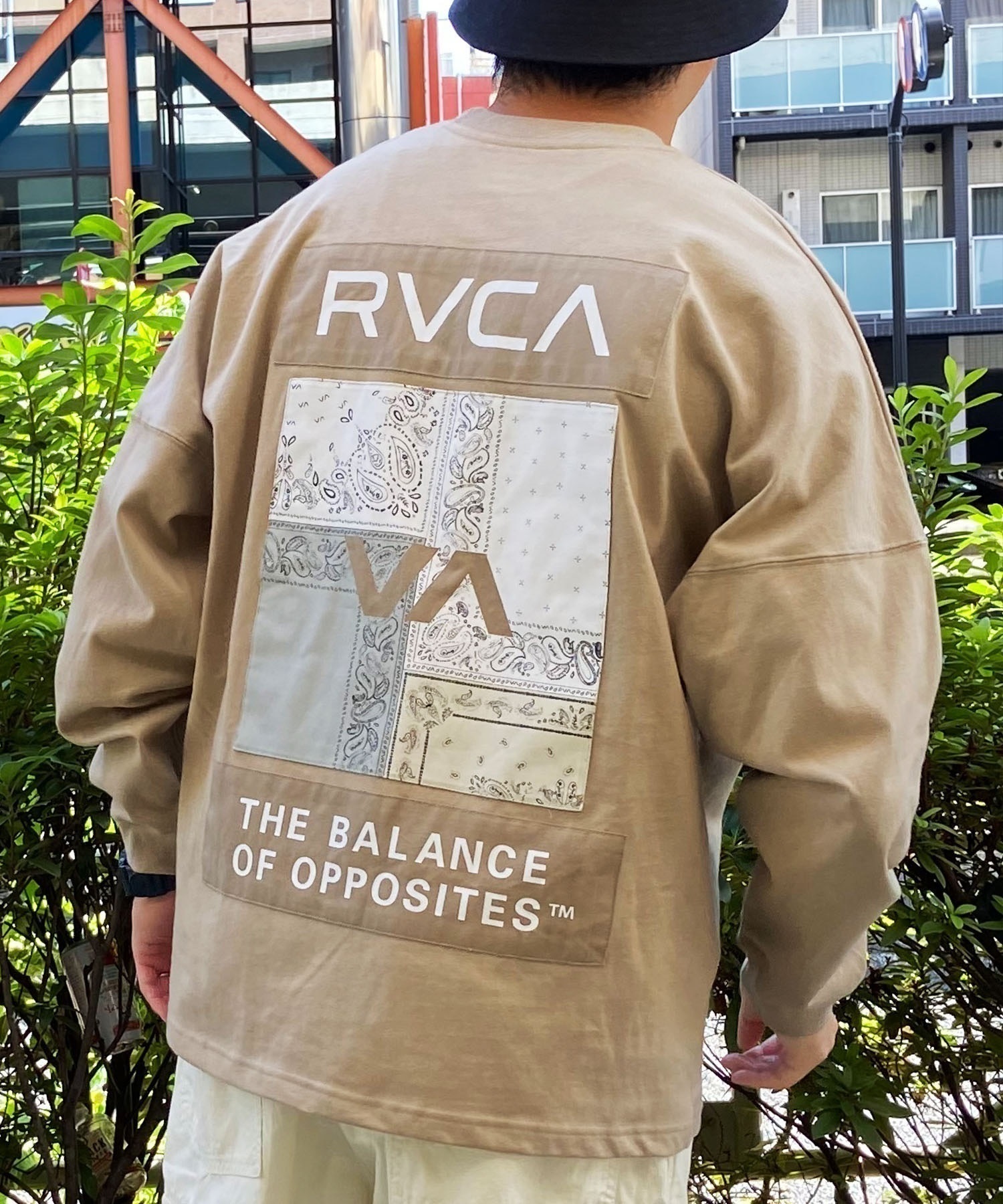 RVCA ルーカ メンズ 長袖 Tシャツ ロンT バックプリント ペイズリー柄