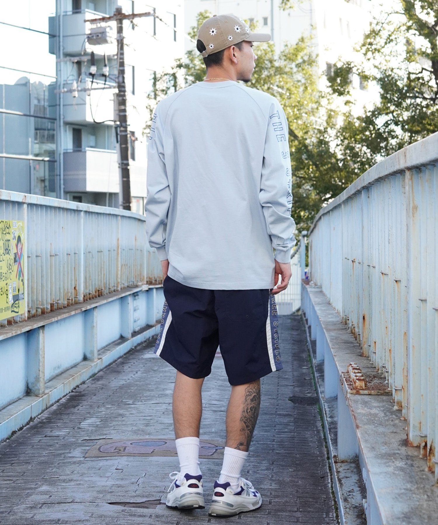 adidas アディダス メンズ レディース 長袖 Tシャツ ロンＴ スリーブプリント クルーネック オーバーサイズ JSY26(BL/BK-M)