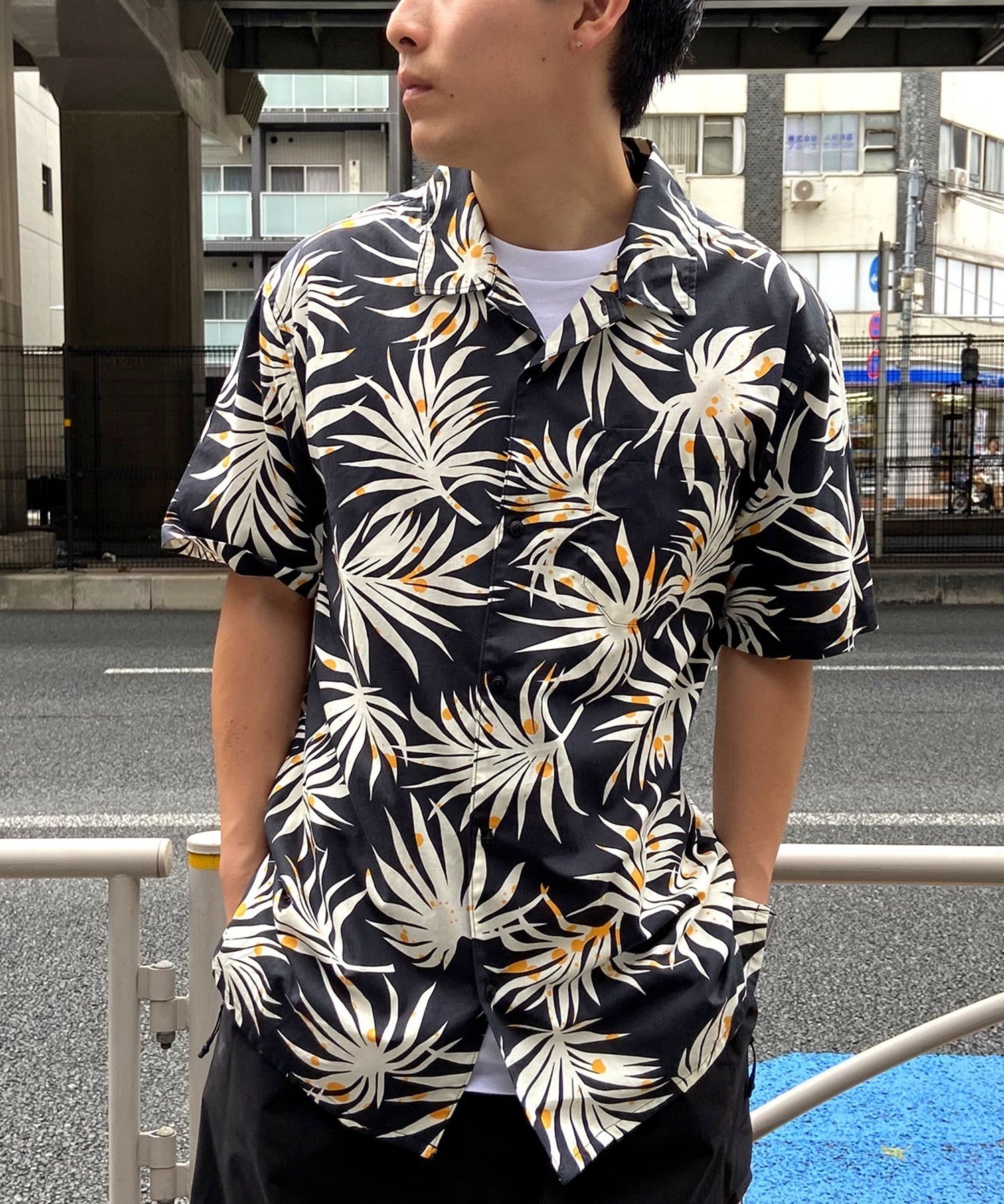 【クーポン対象】QUIKSILVER クイックシルバー メンズ 半袖 シャツ アロハシャツ とろみシャツ 総柄 レギュラーフィット 胸ポケット AQYWT03324(GLW6-M)