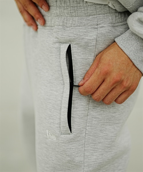 【ムラサキスポーツ限定】  NEW ERA/ニューエラ TECHSWEAT PANTS WORDM スウェット パンツ 撥水 セットアップ対応 14107840(GRY-M)