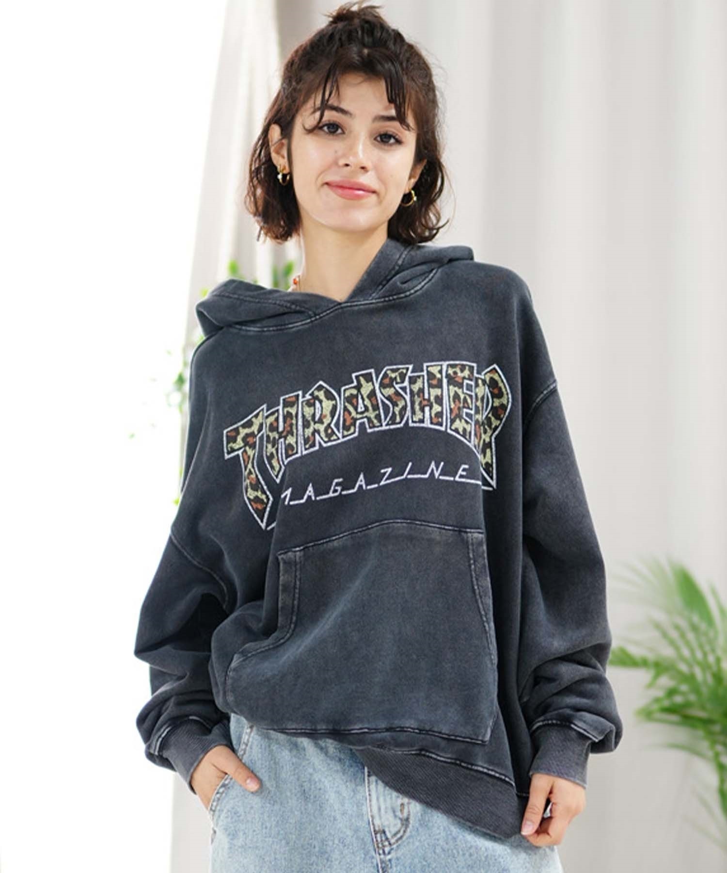 人気ブランドを HOODIE THRASHER パーカー新品 プルオーバー M 