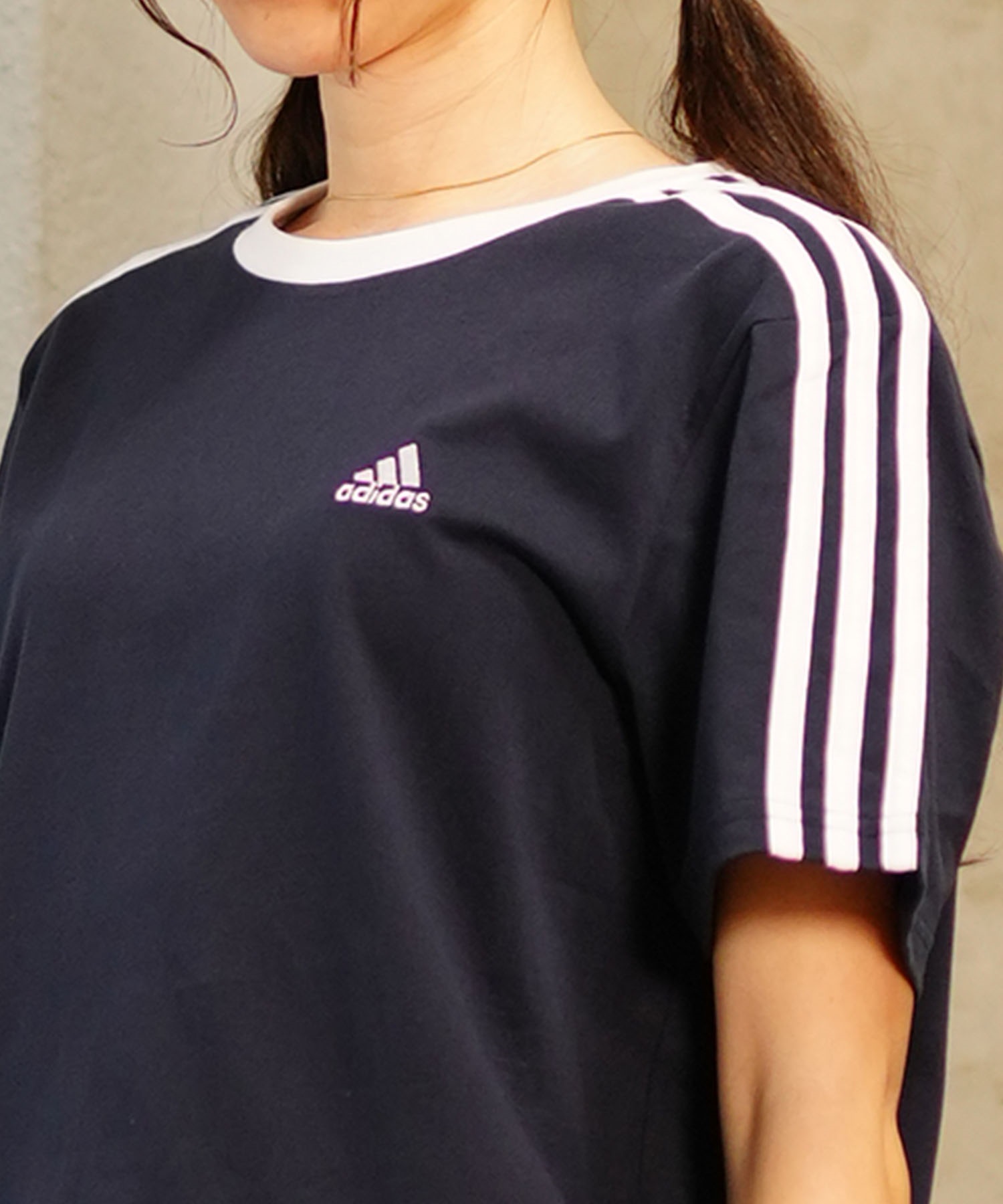 adidas アディダス レディース 半袖 Tシャツ ユーティリティ ワンポイント ロゴ IXV18(WT/BK-M)