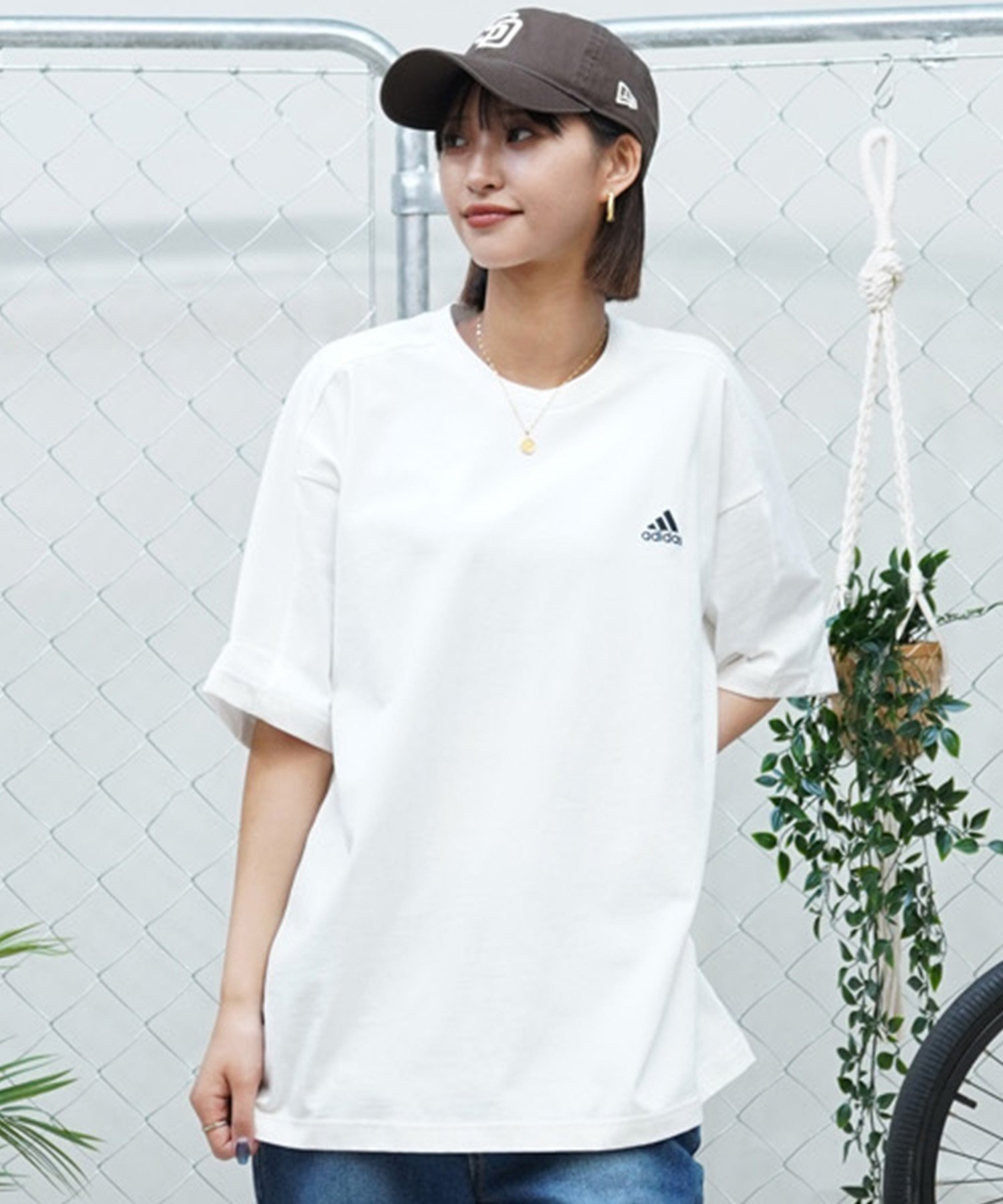 adidas アディダス レディース 半袖 Tシャツ ワンポイントロゴ オーバーサイズ JSY30(WTBK-M)