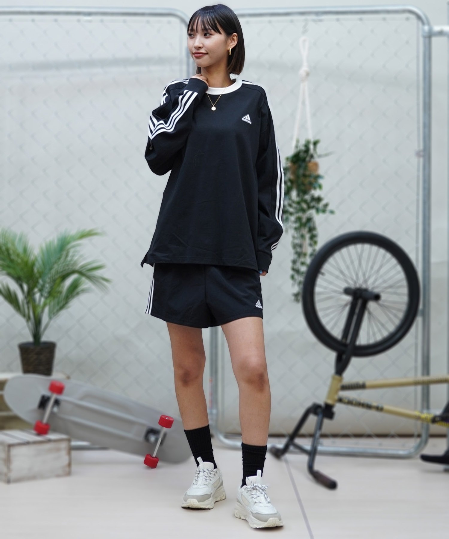 adidas アディダス レディース ショートパンツ ショーツ ハーフパンツ スリーストライプス ユーティリティ セットアップ対応 ナイロン  ETT58 ショートパンツ｜ムラサキスポーツオンラインストア 通販