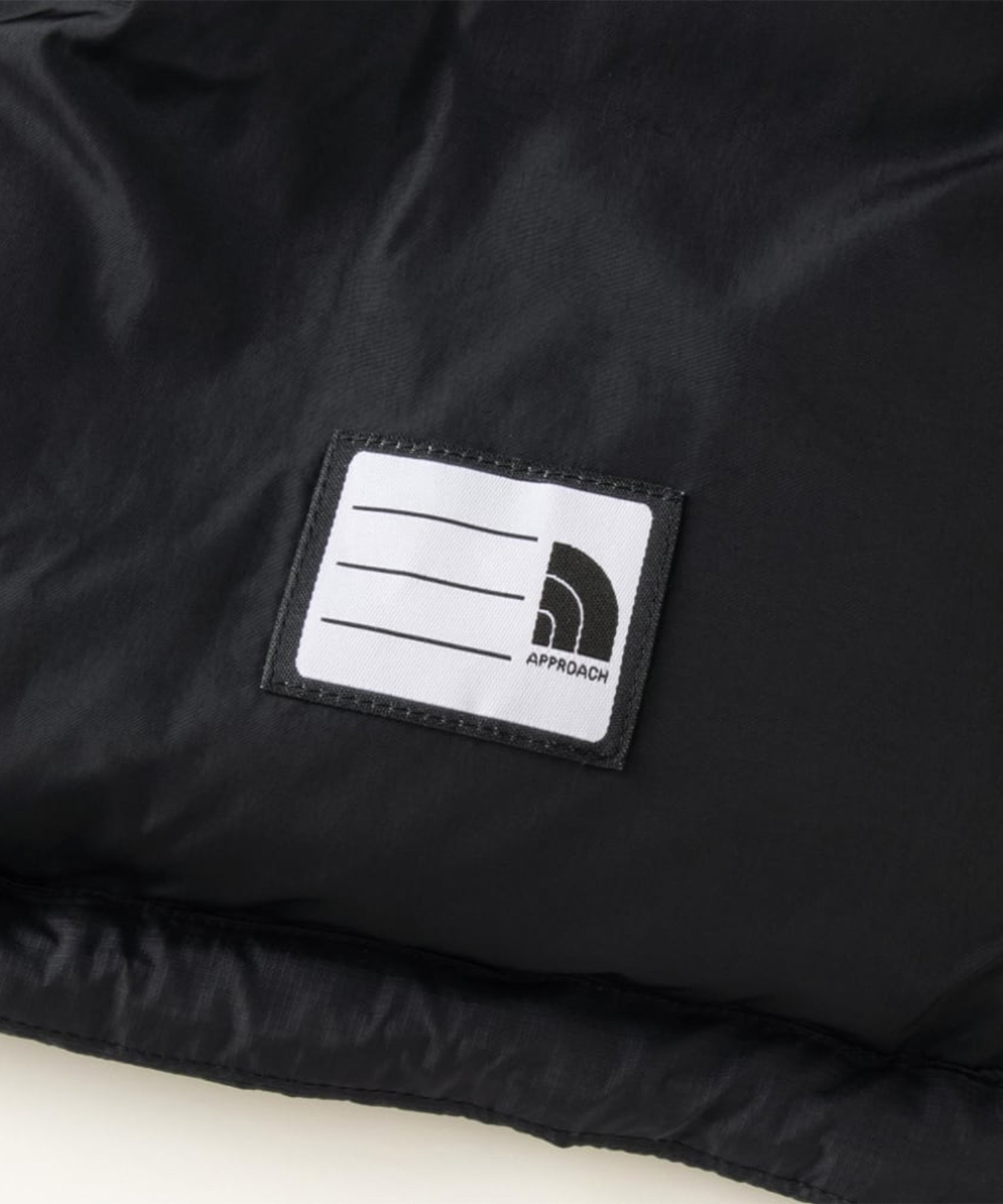 色黒ブラックNuptse Jacket ヌプシジャケット キッズ ダウン NDJ92365