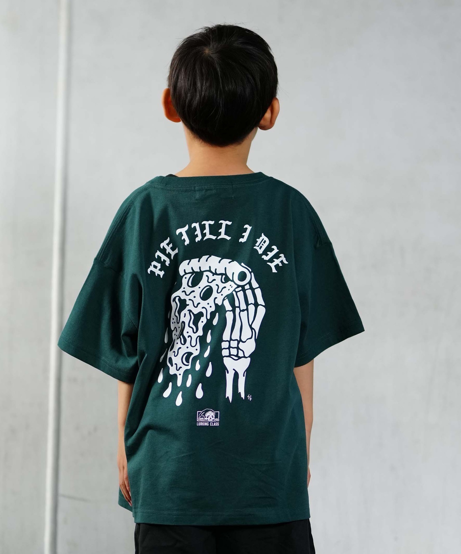 【ムラサキスポーツ限定】 LURKING CLASS ラーキングクラス PIE TIL I DIE TEE キッズ 半袖 Tシャツ ST24STM03K(FGN-130cm)