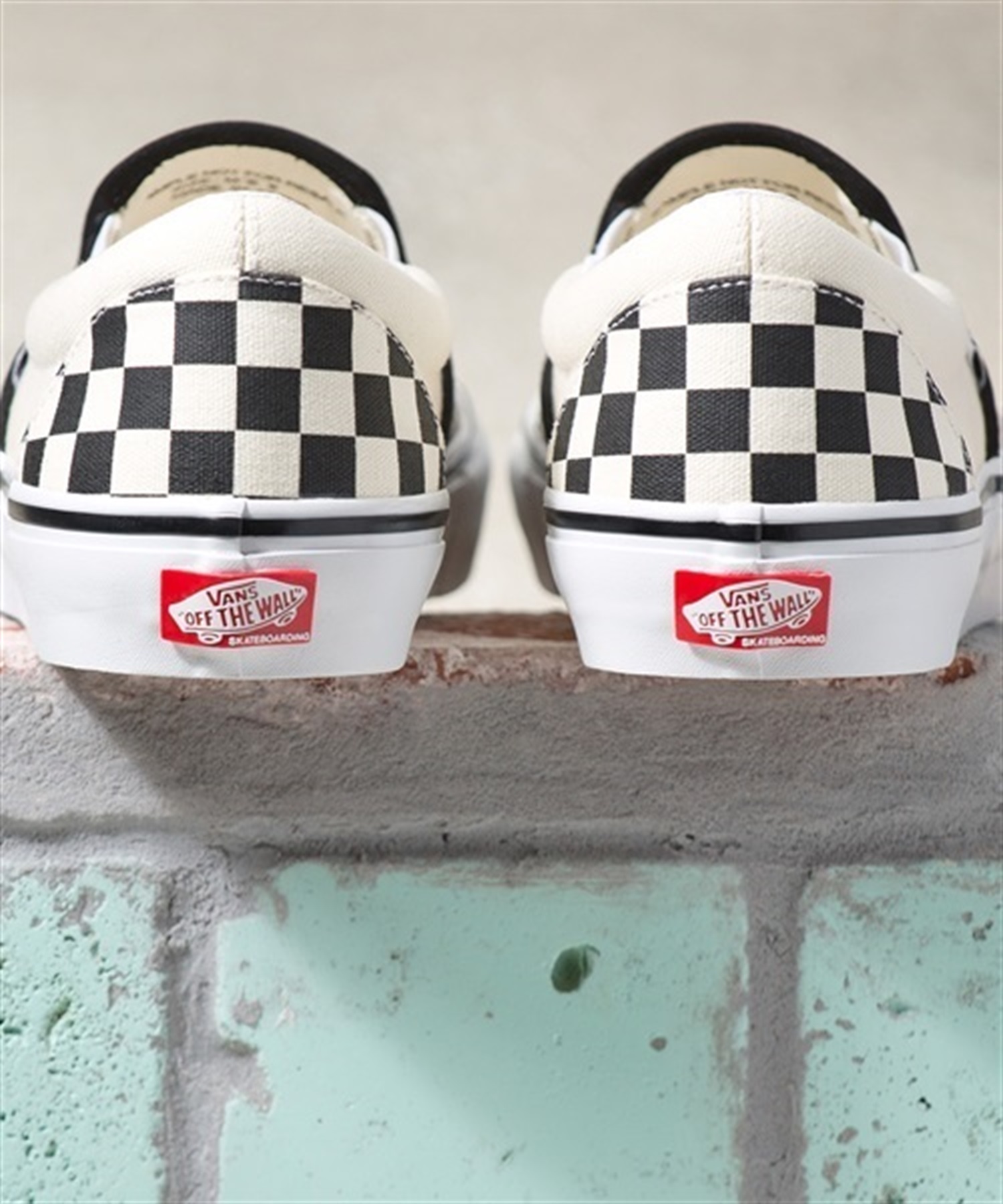 VANS/バンズ スケシュー SKATE SLIP-ON スリッポン 0142901304104(CK/WT-26.0cm)