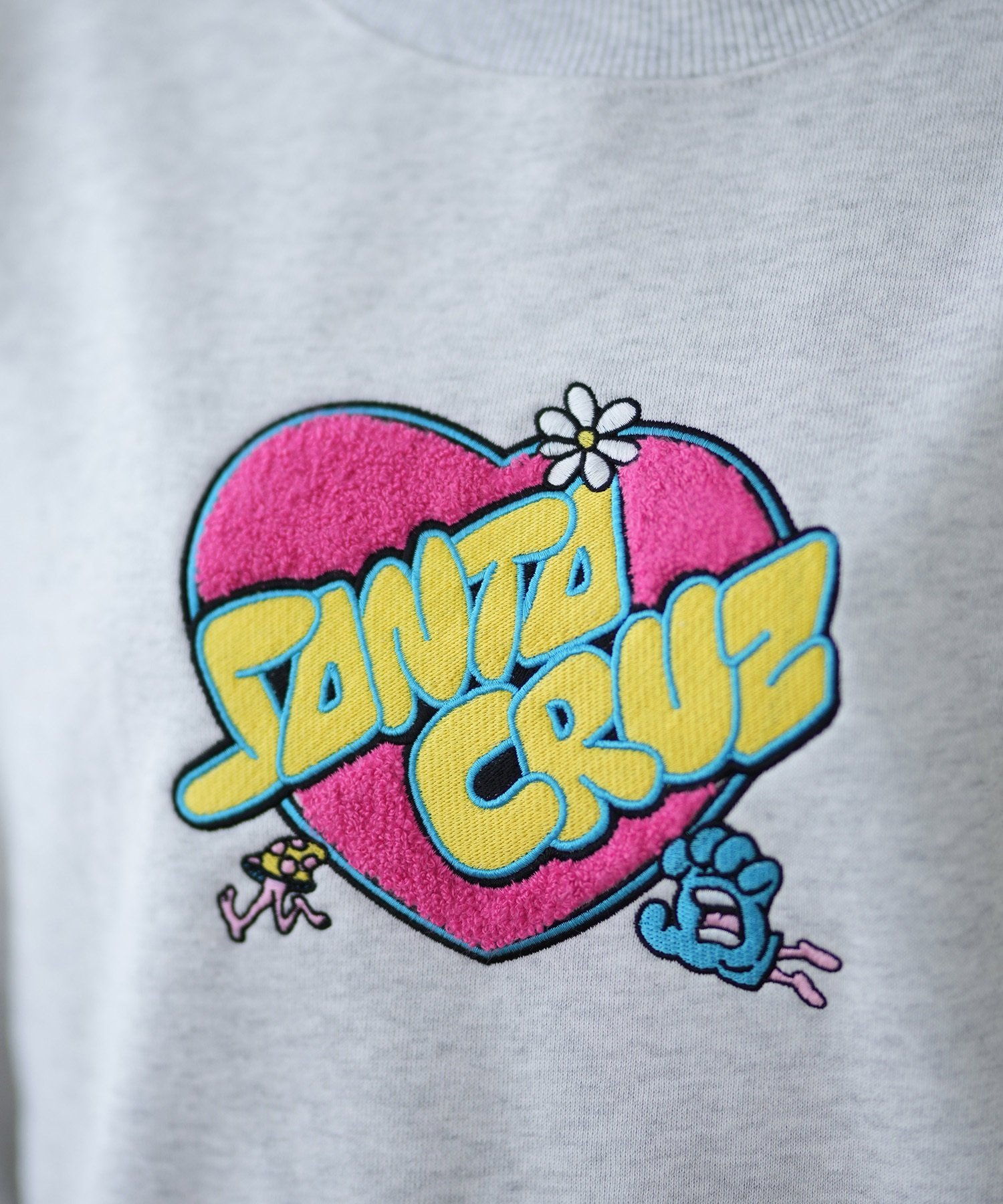 SANTACRUZ サンタクルーズ トレーナー レディース クルーネック スウェット ハート サガラ刺繍 オーバーサイズ 裏起毛 502243333 ムラサキスポーツ限定(OFFBK-M)