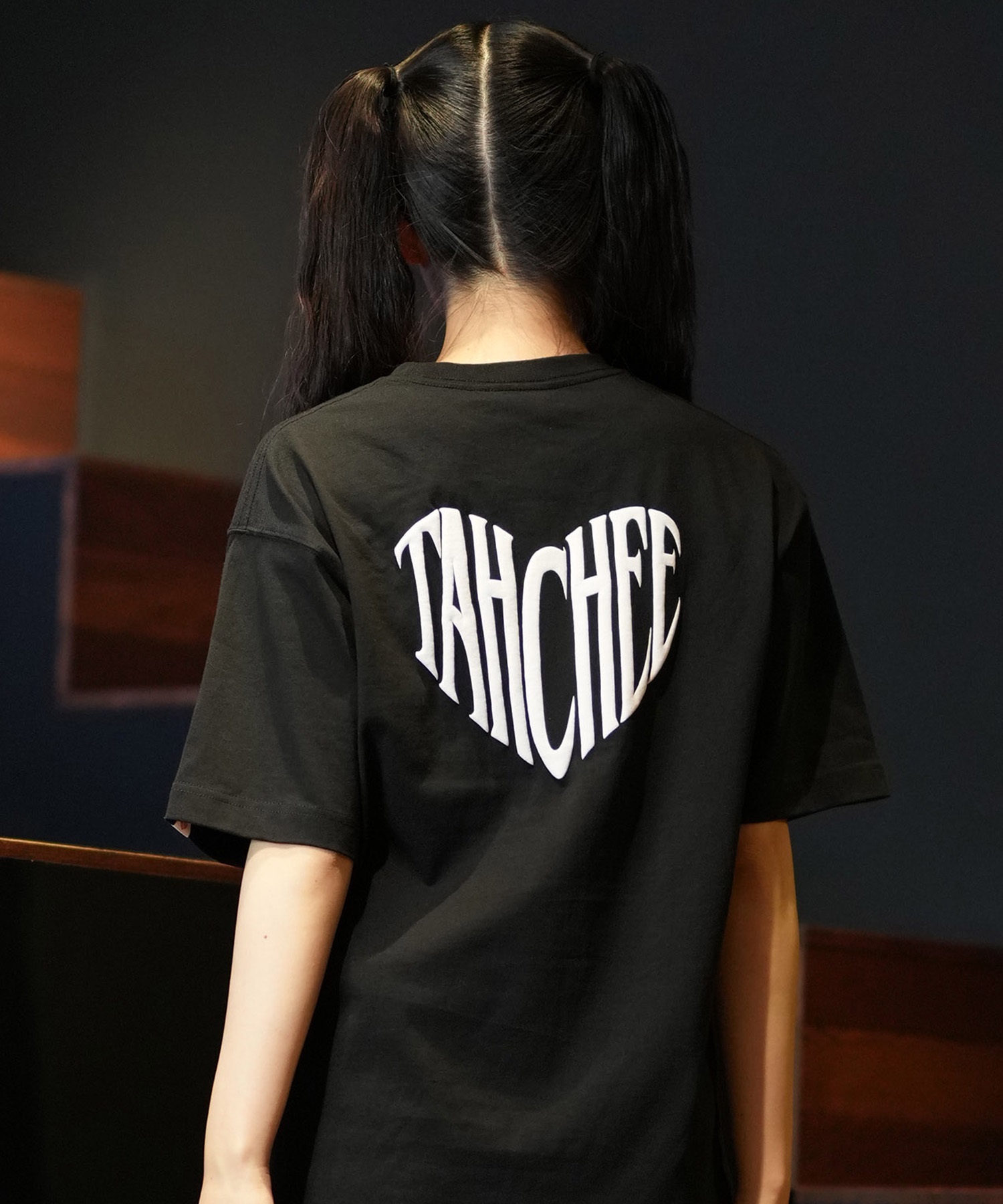 TAHCHEE ターチー 半袖 Tシャツ レディース 発泡ハート ロゴ バックプリント ルーズシルエット TC240900-01(WT-M)