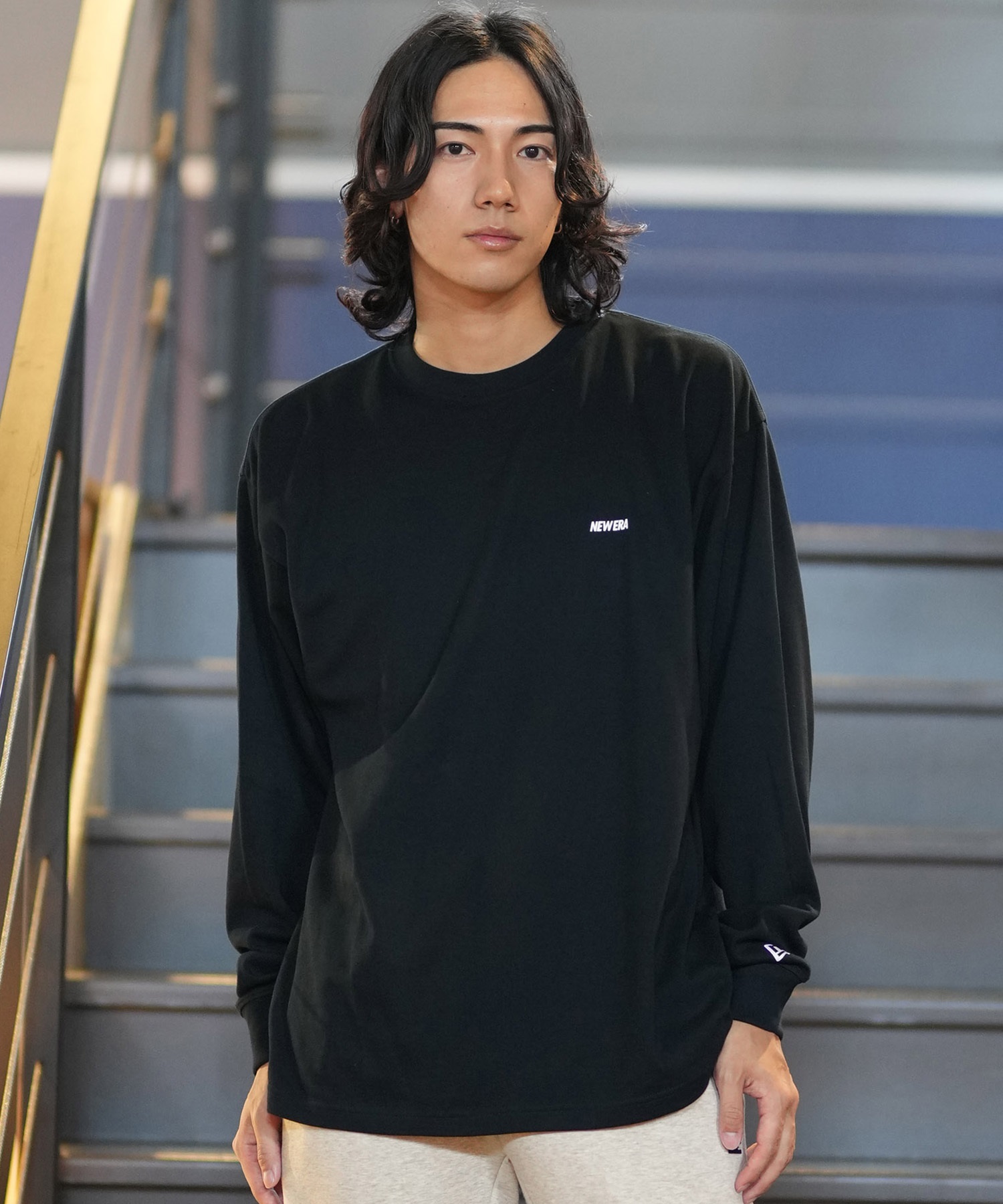 NEW ERA ニューエラ 長袖 Tシャツ メンズ ロンT バックプリント オーバーサイズ 吸汗速乾 Flag & Wordmark 14312833(BK/WT-M)