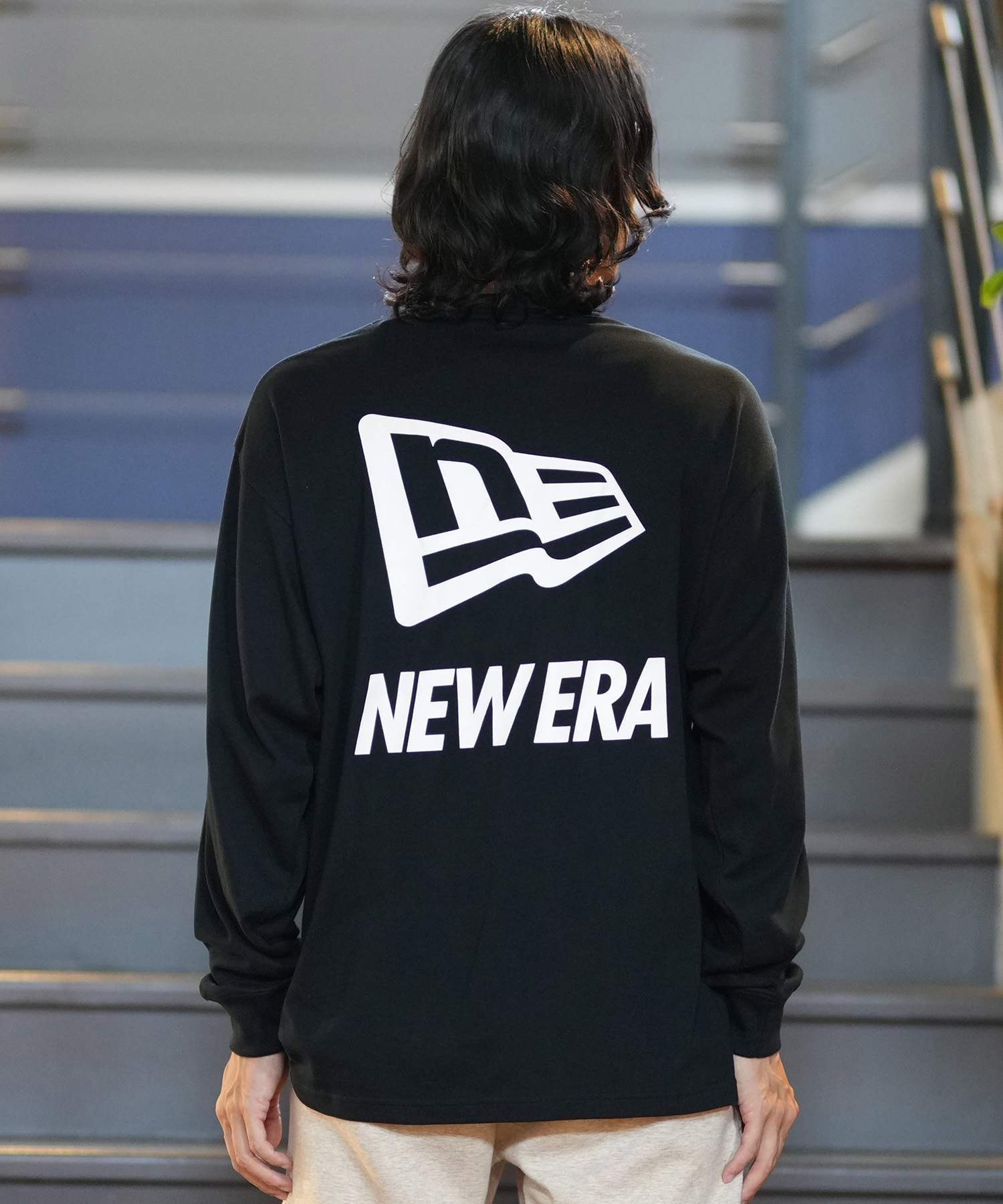 NEW ERA ニューエラ 長袖 Tシャツ メンズ ロンT バックプリント オーバーサイズ 吸汗速乾 Flag & Wordmark 14312833(BK/WT-M)