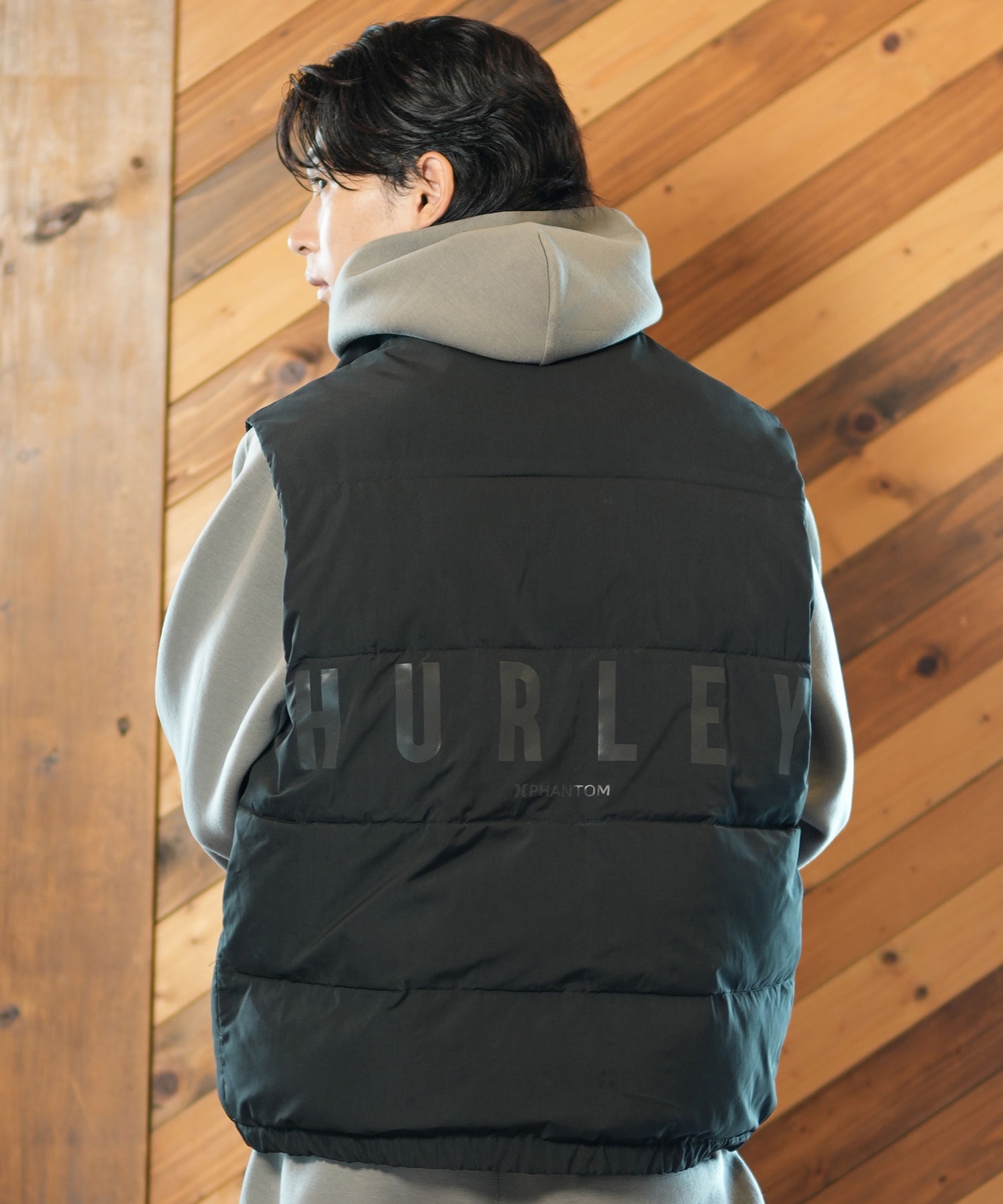 Hurley ハーレー アウター メンズ 中綿ベスト ロゴ バックプリント スタンドカラー リフレクター MJK2312004(BLK-S)