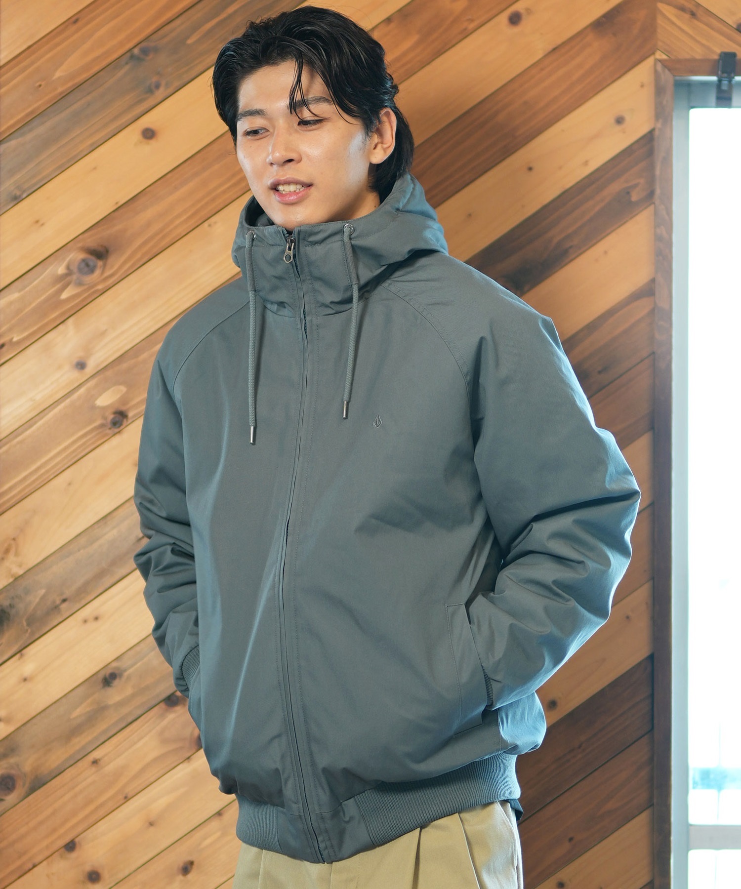 VOLCOM ボルコム アウター 中綿 メンズ フード付きジャケット ジップアップ 撥水 防汚 Hernan 10K Jacket A1732408(BLK-S)