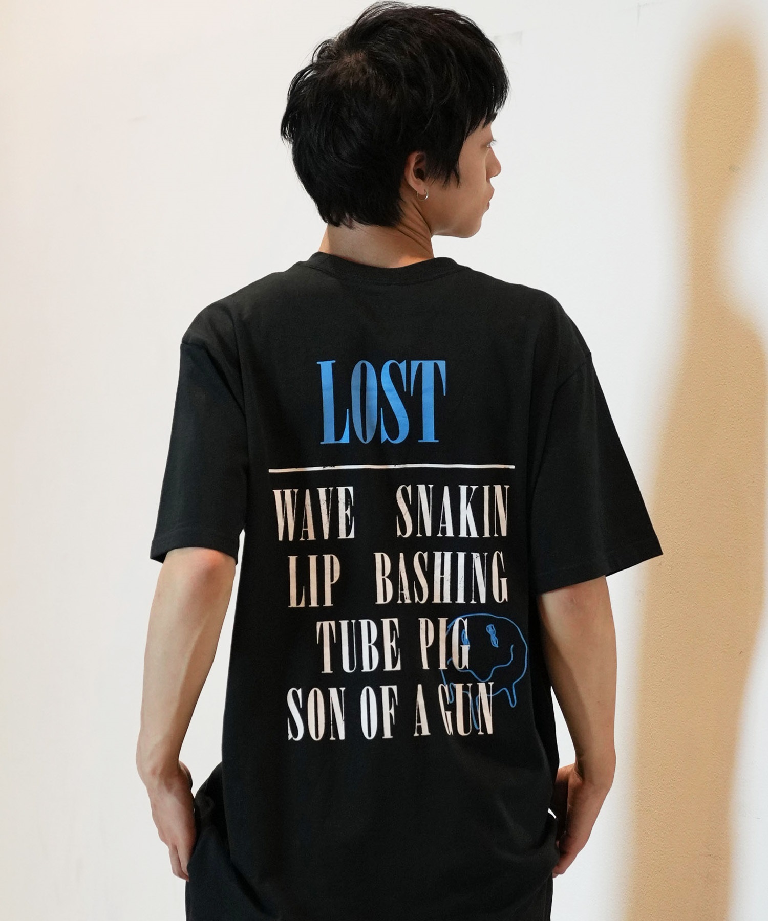 LOST ロスト 半袖 Tシャツ メンズ フロントプリント バックプリント CHERUB L24SS-AP ムラサキスポーツ限定(BLK-M)