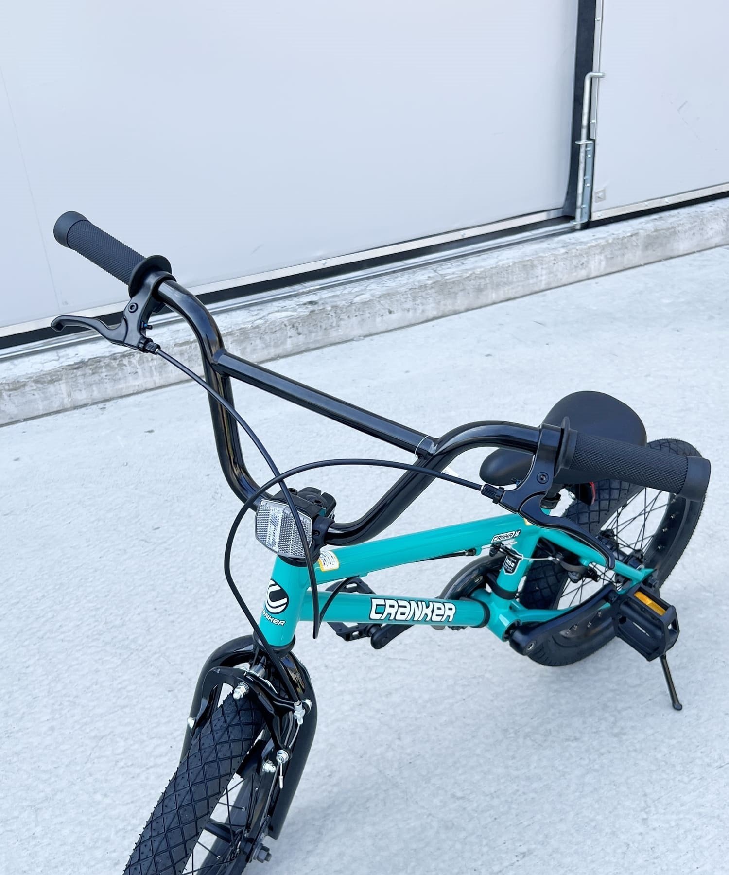 ☆キッズ バイク CRANKER KIDS クランカー キッズ 16インチ 自転車 BMX EML  ランニングバイク/バイク/ローラースケート/キックボード｜ムラサキスポーツオンラインストア 通販