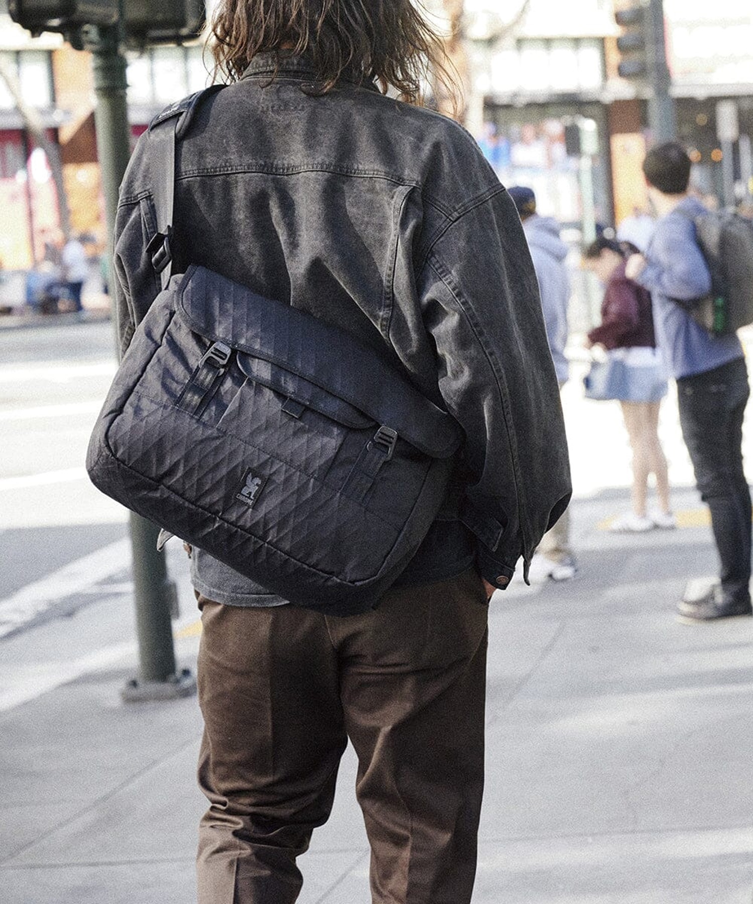 CHROME クローム バッグ ショルダーバッグ 防水 MIDTOWN 20L MESSENGER ミッドタウン 20L メッセンジャー BG377BLKX(BLKX-20L)