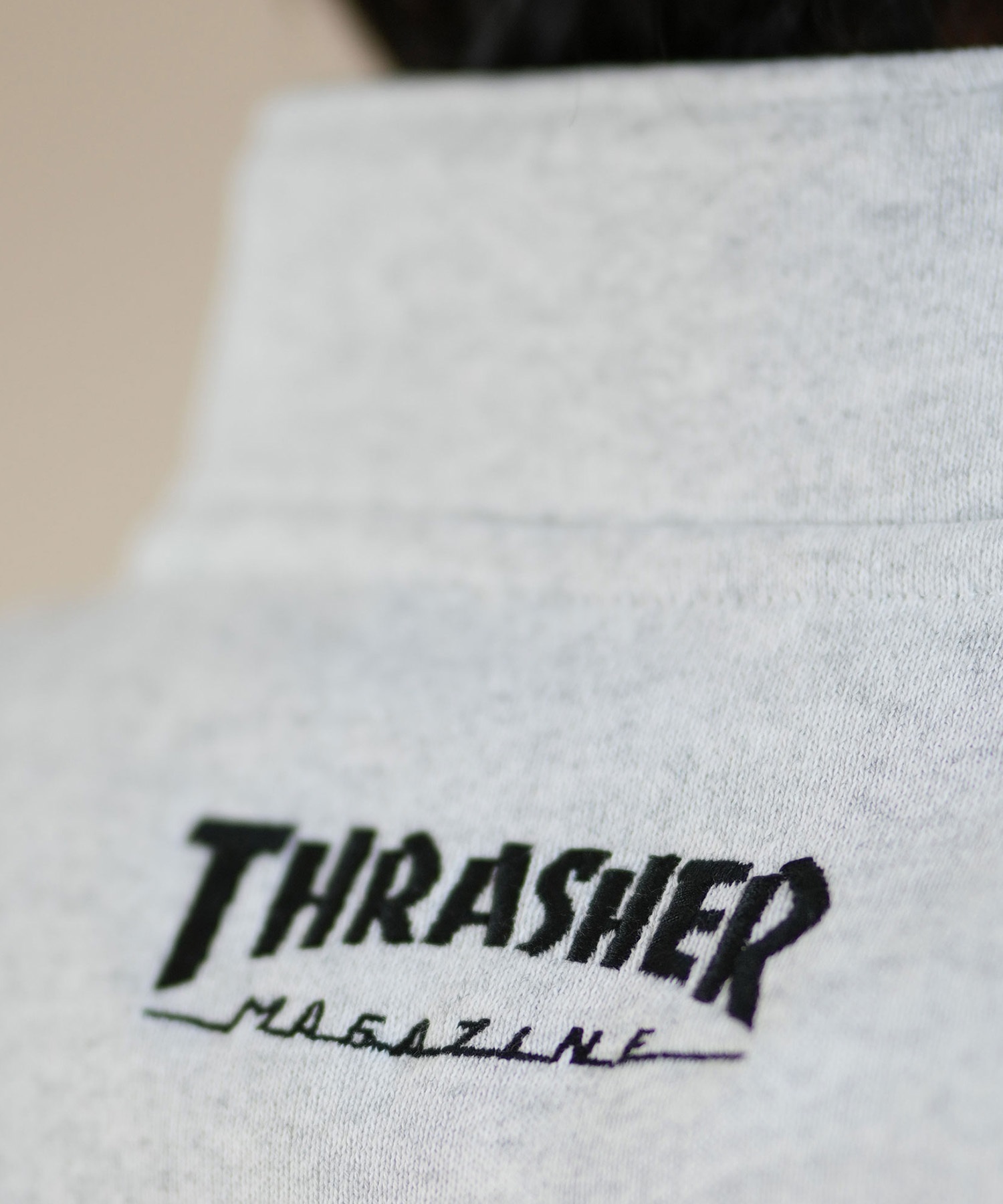 THRASHER スラッシャー ハーフジップ トレーナー メンズ スウェット アップリケロゴ ビッグシルエット 裏起毛 243TH1TR006 ムラサキスポーツ限定(WHT-M)