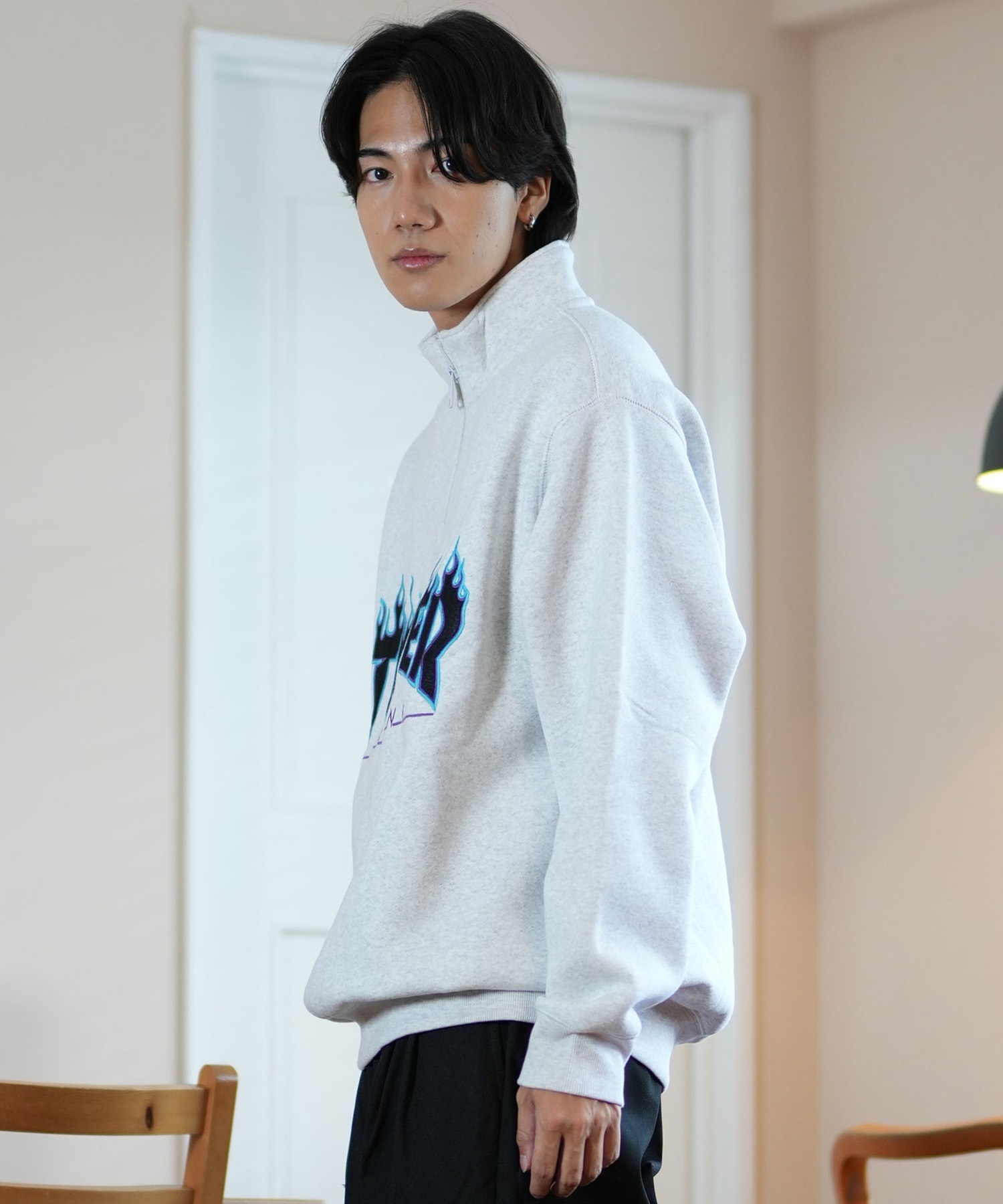 THRASHER スラッシャー ハーフジップ トレーナー メンズ スウェット アップリケロゴ ビッグシルエット 裏起毛 243TH1TR006 ムラサキスポーツ限定(WHT-M)