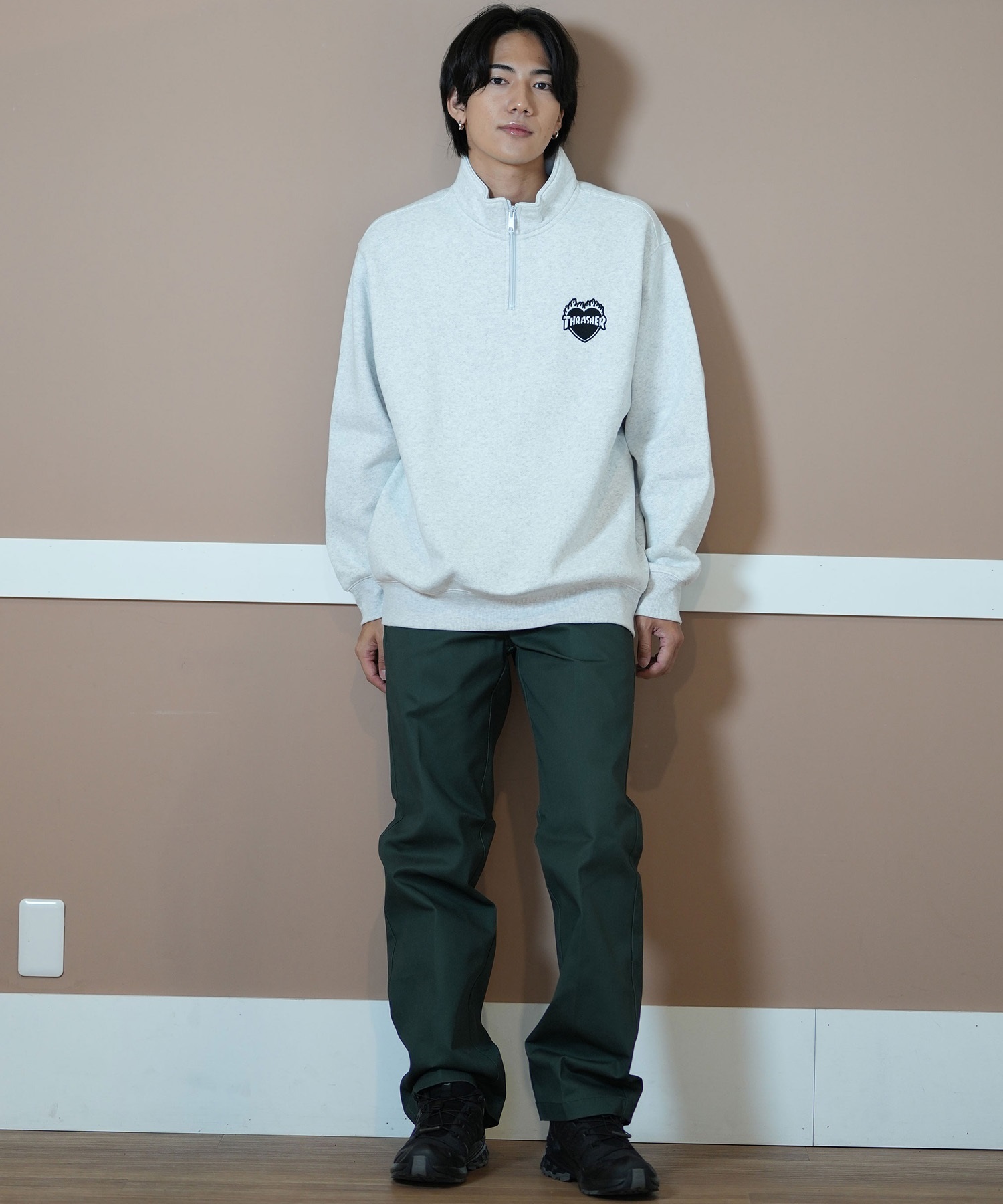 THRASHER スラッシャー ハーフジップ トレーナー メンズ スウェット ワンポイントロゴ ビッグシルエット 裏起毛 243TH1TR005 ムラサキスポーツ限定(WHT-M)