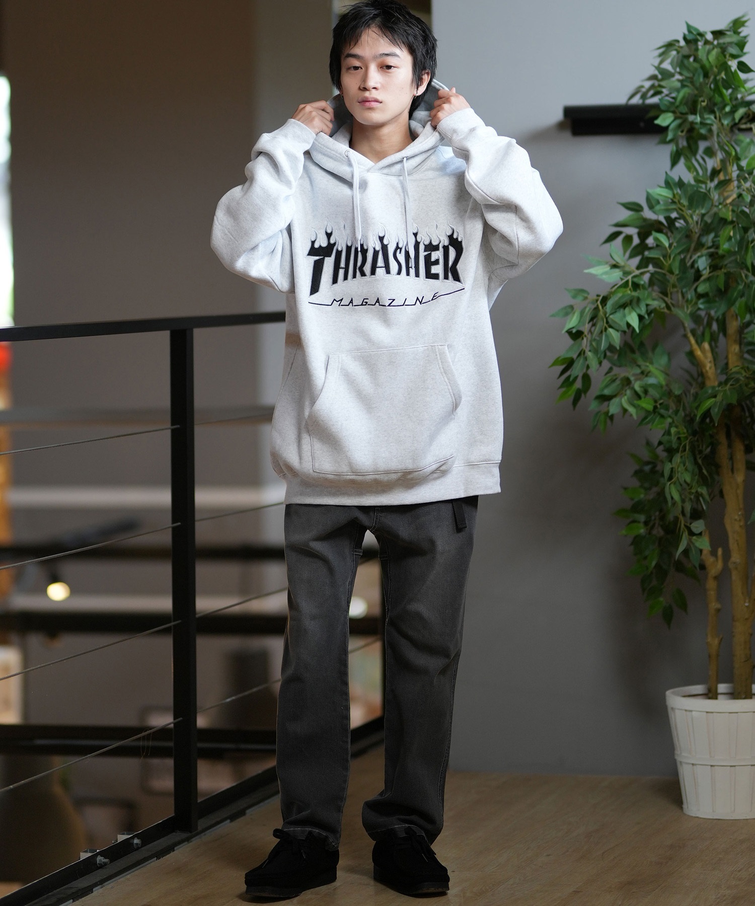 THRASHER スラッシャー パーカー プルオーバー メンズ スウェット フーディー アップリケロゴ刺繍 ビッグシルエット 裏起毛 243TH1PK010 ムラサキスポーツ限定(WHT-M)