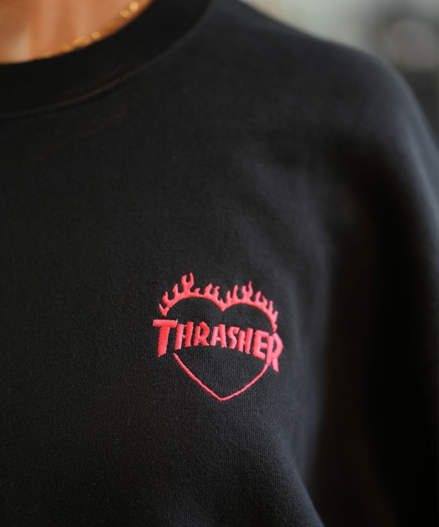 THRASHER スラッシャー トレーナー レディース スウェット サガラ刺繍 ハート ロゴ ムラサキスポーツ限定 243TH2TR016(WHT-M)