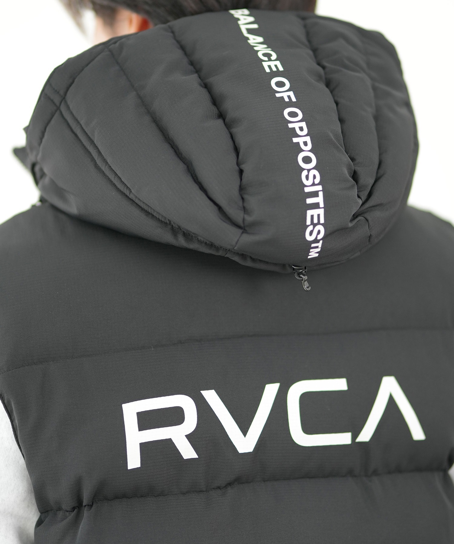 RVCA ルーカ アウター 中綿 メンズ ベスト ロゴ バックプリント フード取り外し可 2WAY BE042-768(ANW-S)