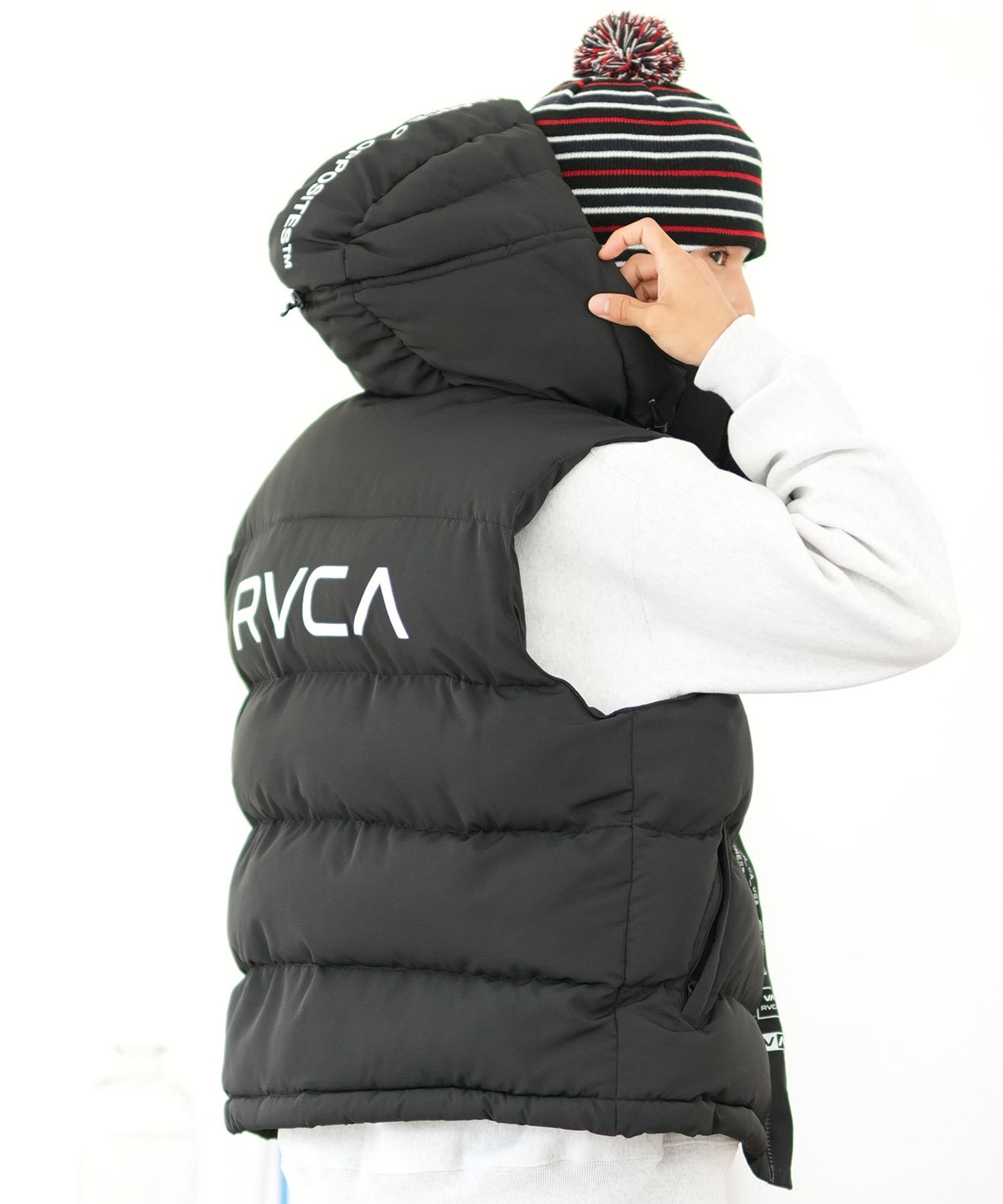 RVCA ルーカ アウター 中綿 メンズ ベスト ロゴ バックプリント フード取り外し可 2WAY BE042-768(ANW-S)